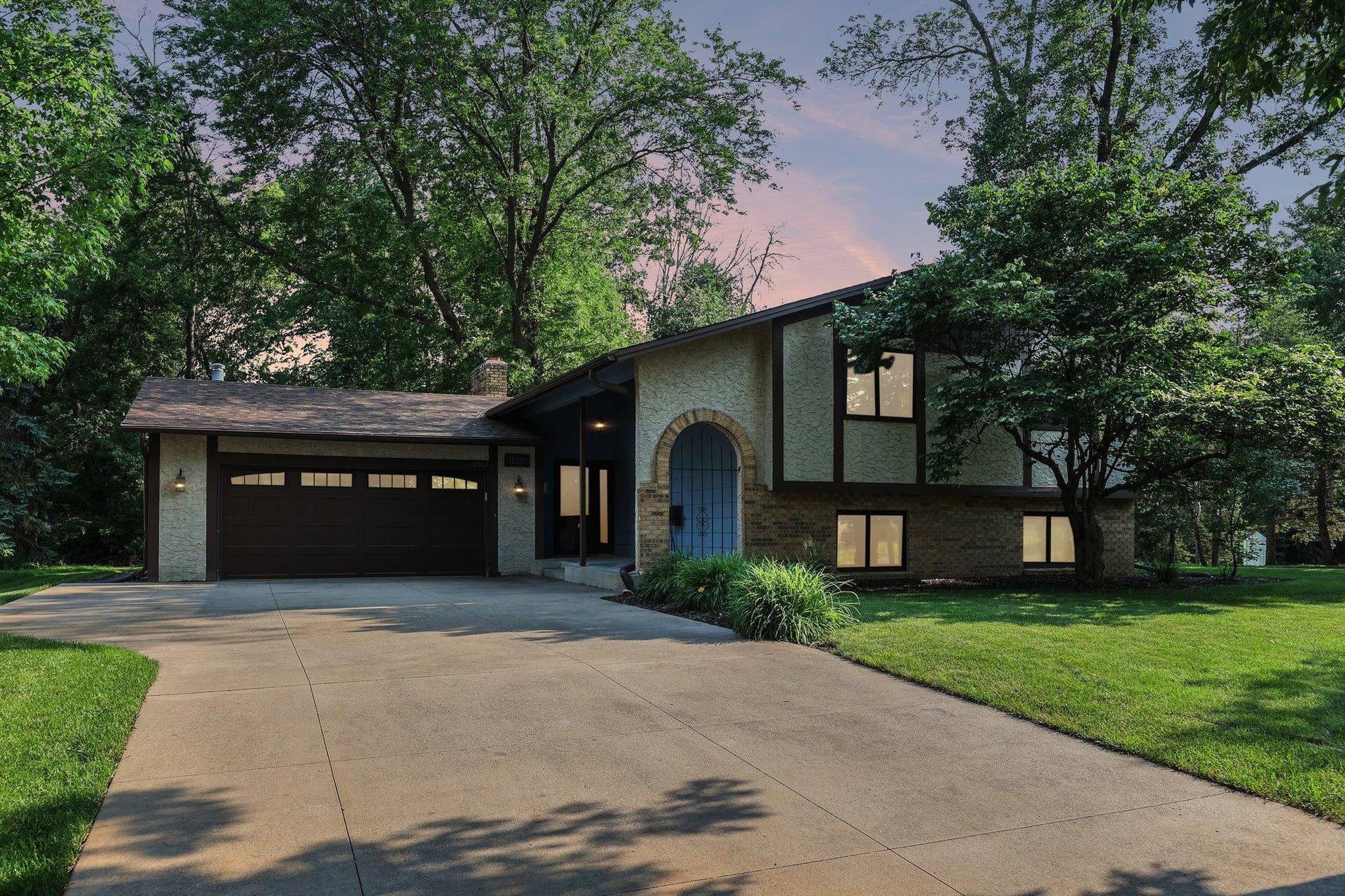 12501 63rd Avenue N, Maple Grove, MN 55369 12501 63rd Avenue N, Maple Grove, MN 55369