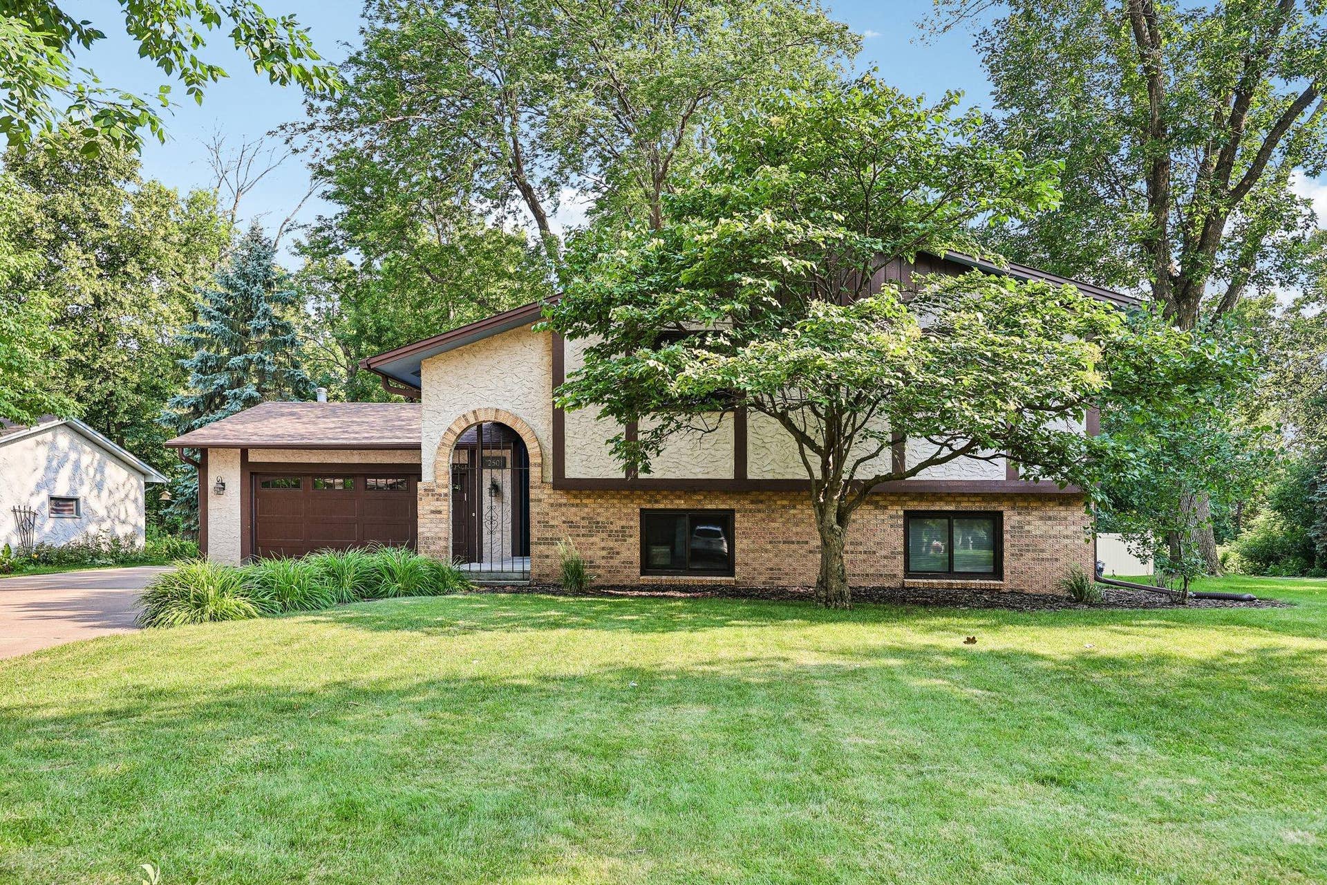 12501 63rd Avenue N, Maple Grove, MN 55369 12501 63rd Avenue N, Maple Grove, MN 55369