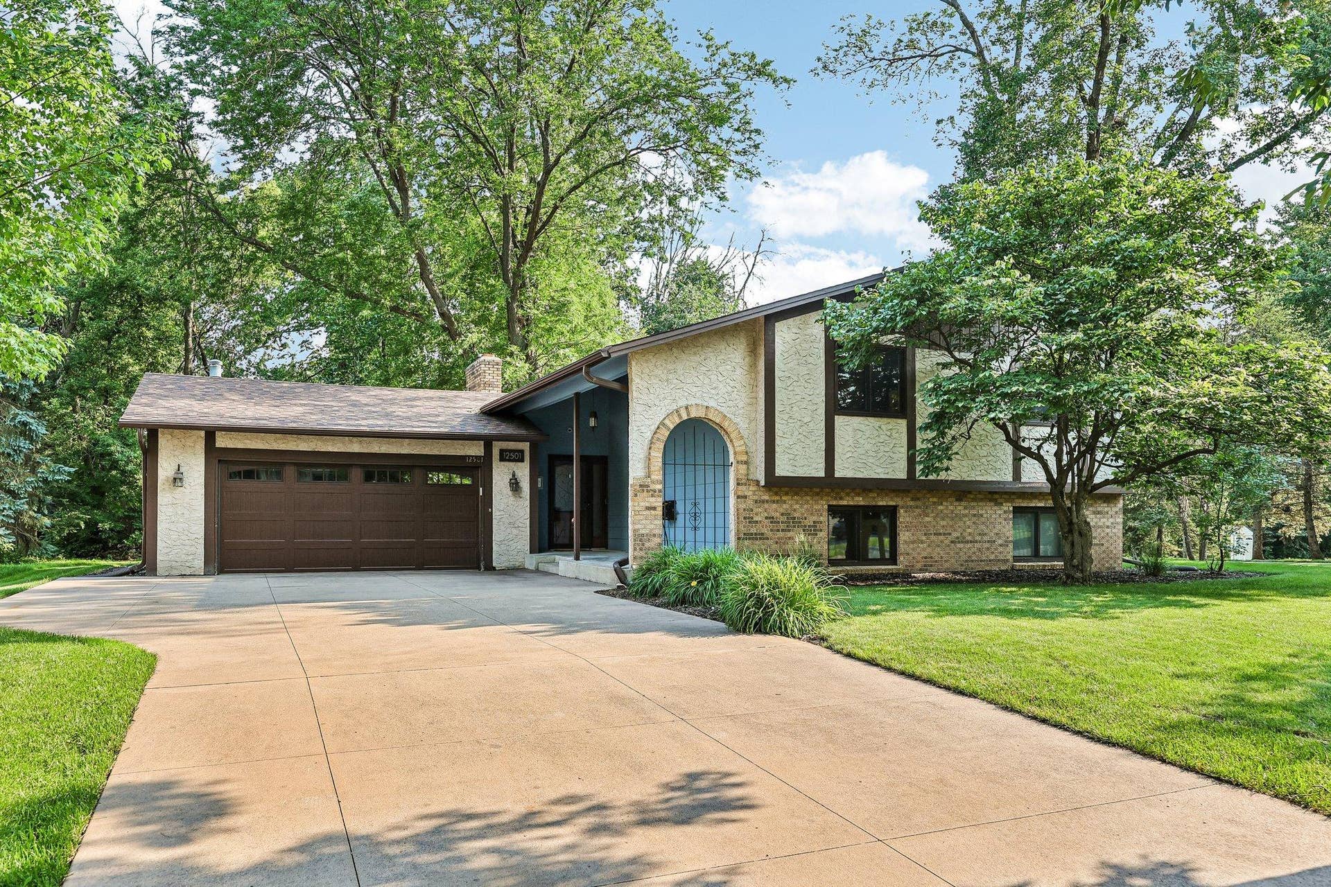 12501 63rd Avenue N, Maple Grove, MN 55369 12501 63rd Avenue N, Maple Grove, MN 55369