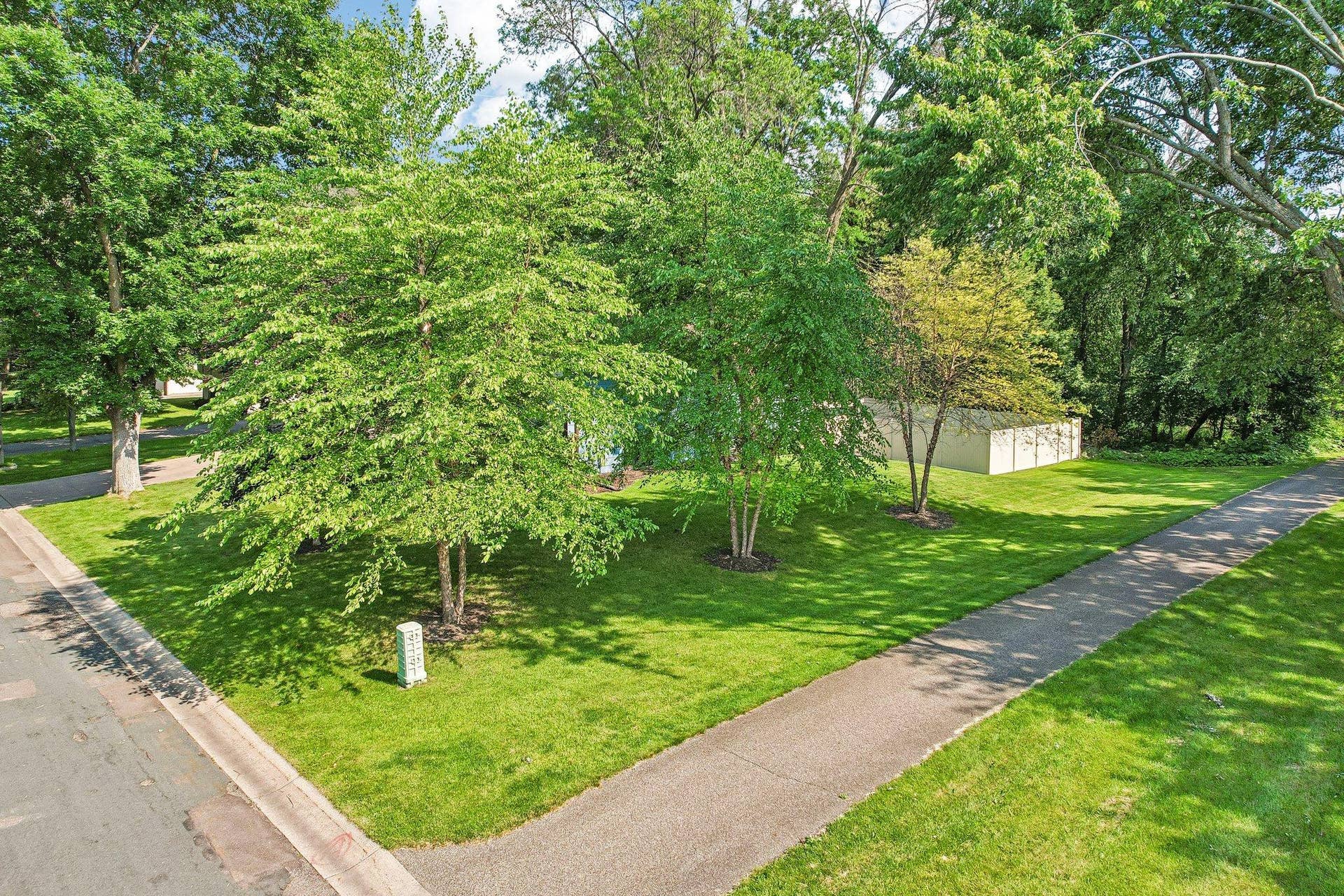 12501 63rd Avenue N, Maple Grove, MN 55369 12501 63rd Avenue N, Maple Grove, MN 55369