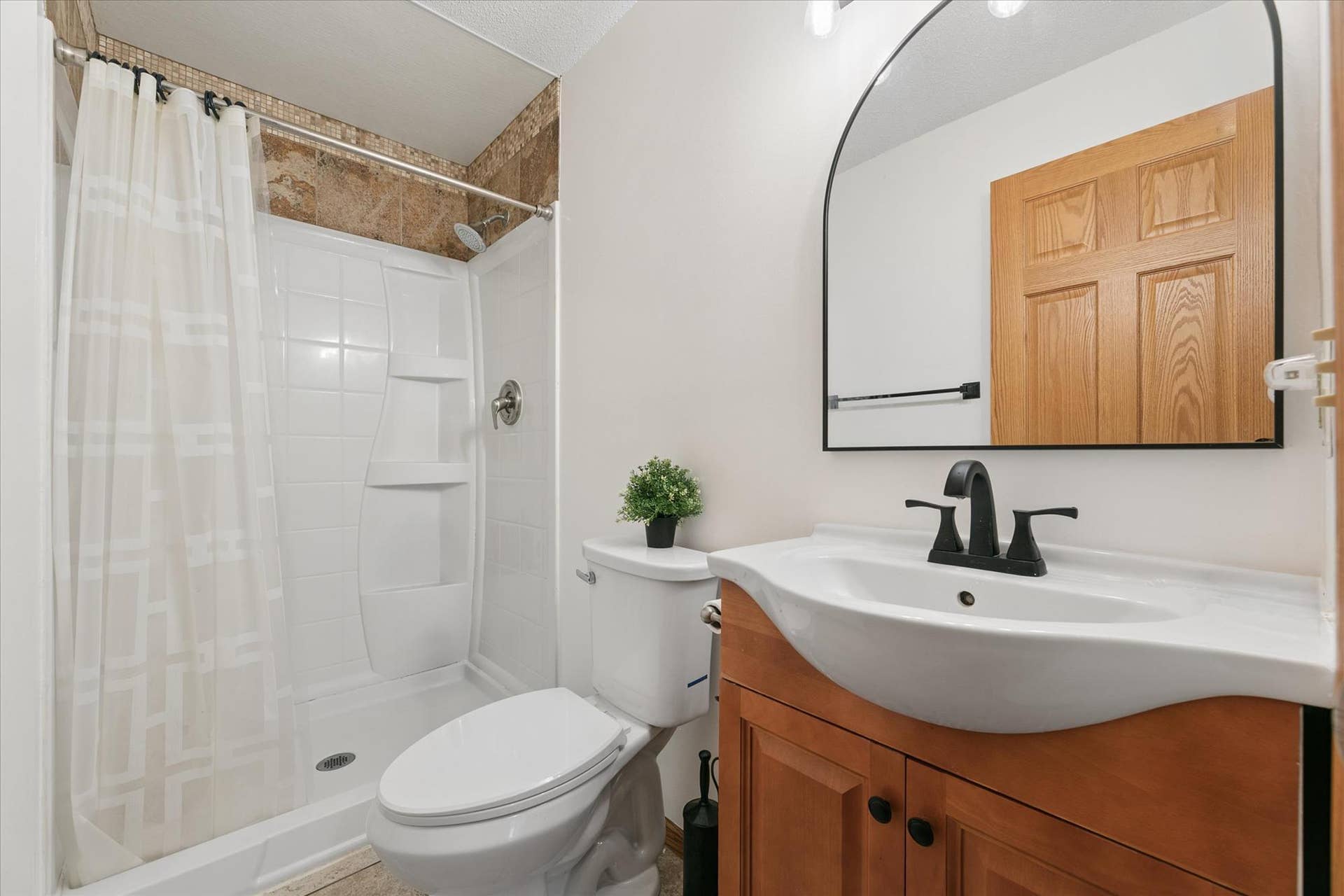 6242 Whispering Oaks Drive, Eden Prairie, MN 55346 36-6242 Whispering Oaks Dr Eden Prairie, MN 55346_30.jpg