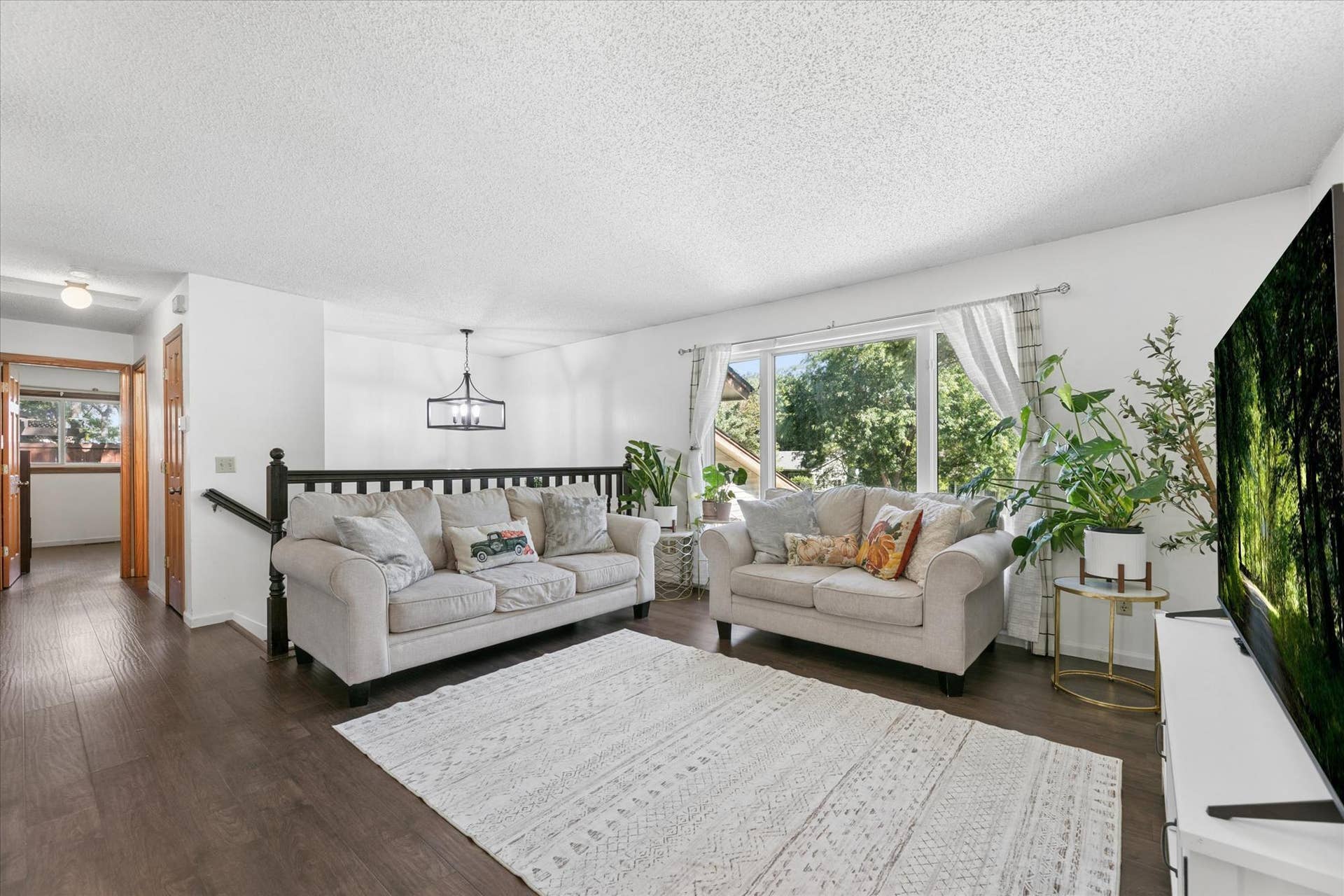6242 Whispering Oaks Drive, Eden Prairie, MN 55346 16-6242 Whispering Oaks Dr Eden Prairie, MN 55346_10.jpg