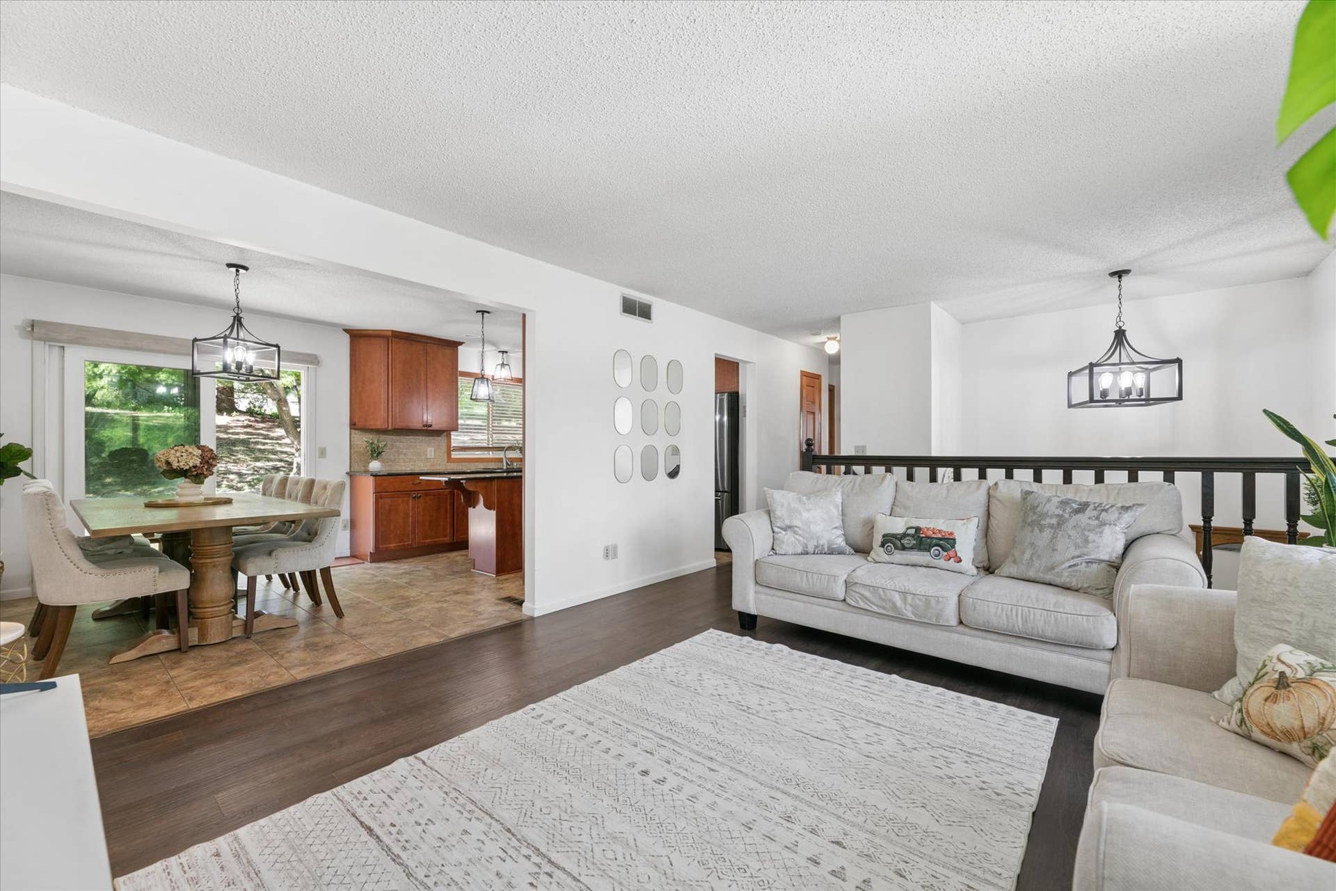 6242 Whispering Oaks Drive, Eden Prairie, MN 55346 18-6242 Whispering Oaks Dr Eden Prairie, MN 55346_12.jpg