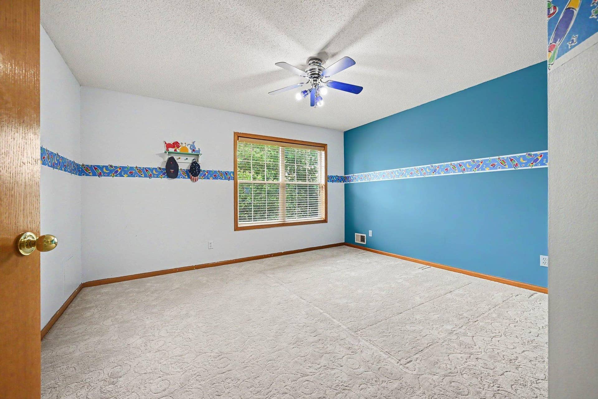 2466 Lone Eagle Trail, Woodbury, MN 55129 Bedroom # 3, newer carpet on the entire upper level.