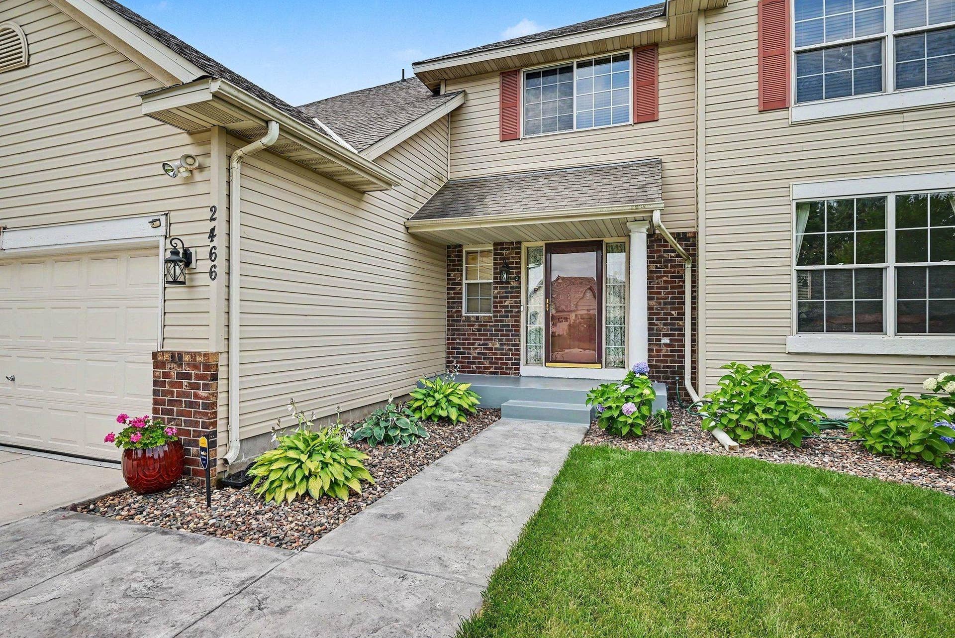 2466 Lone Eagle Trail, Woodbury, MN 55129 Roof was replaced in 2015, with architectural shingles.