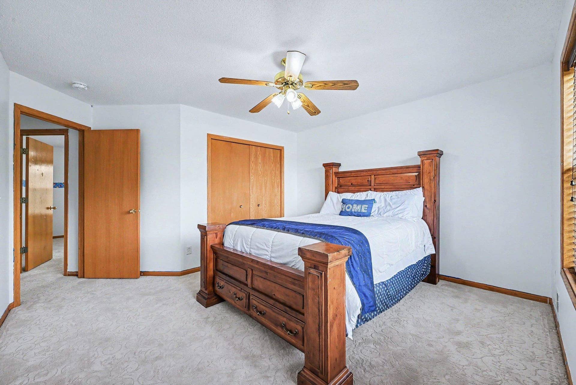 2466 Lone Eagle Trail, Woodbury, MN 55129 Bedroom #2 with good sized closet.