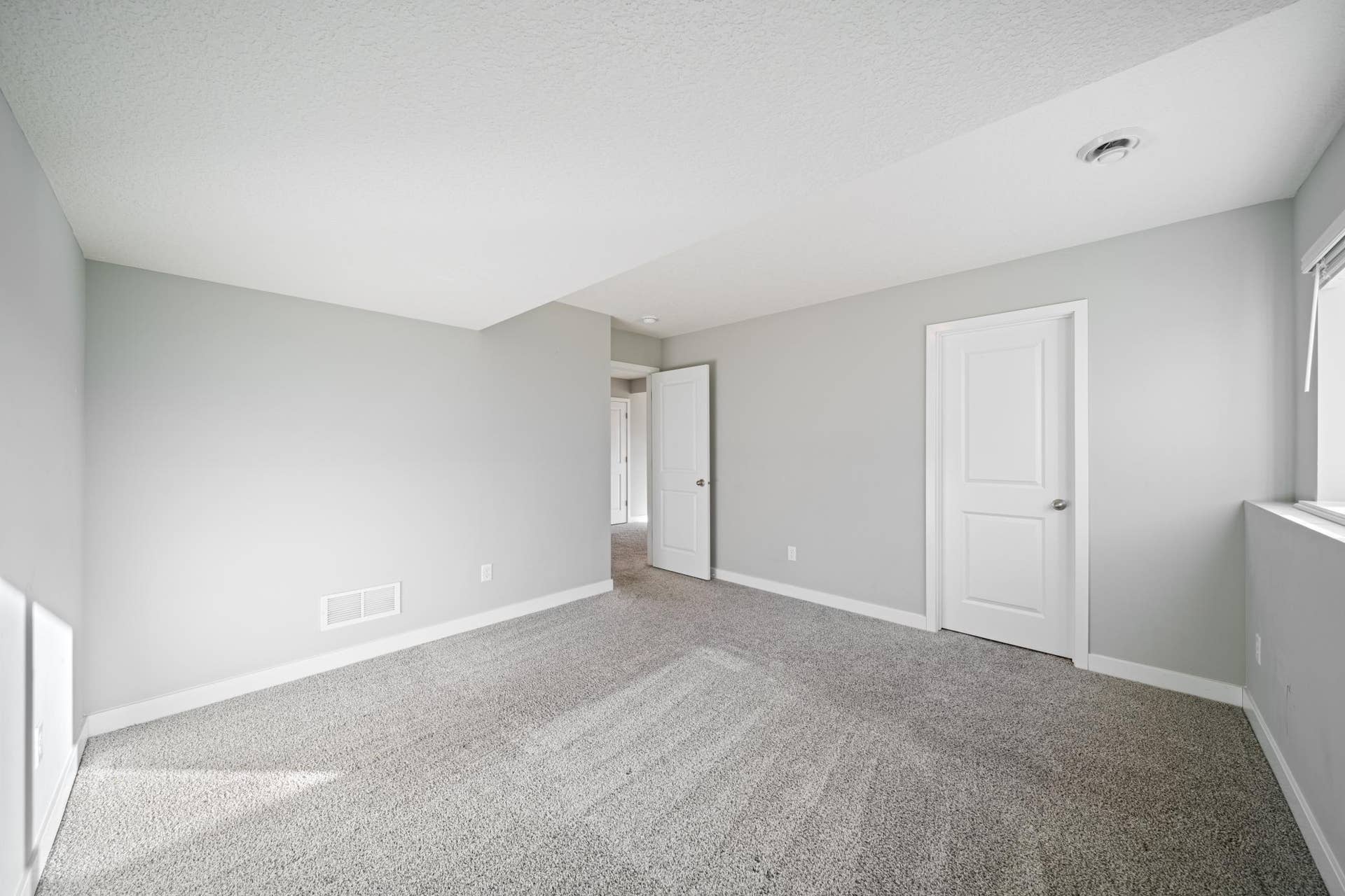 26_bedroom.jpg