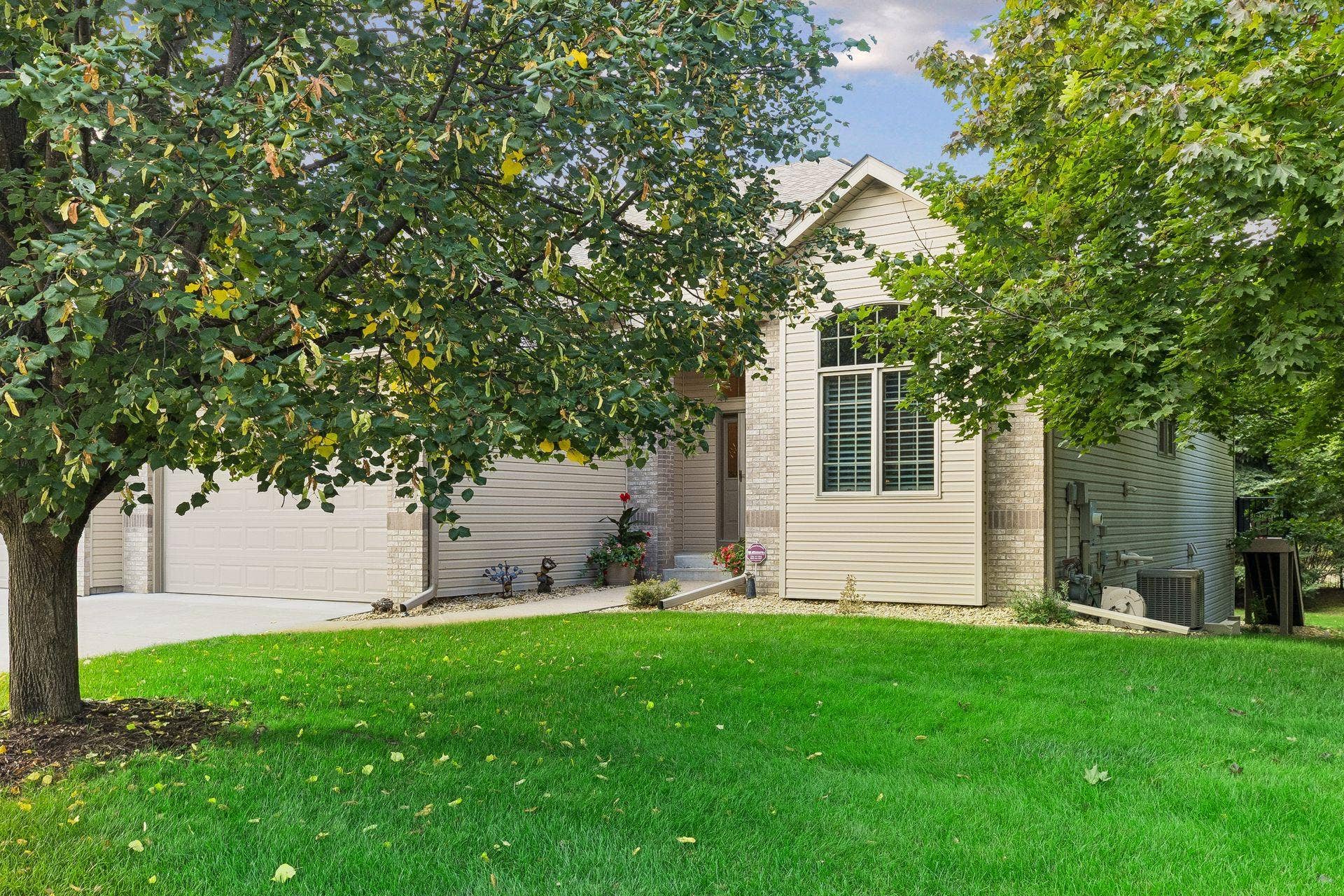 10162 Chestnut Circle N, Brooklyn Park, MN 55443 10162 Chestnut Circle N, Brooklyn Park, MN 55443