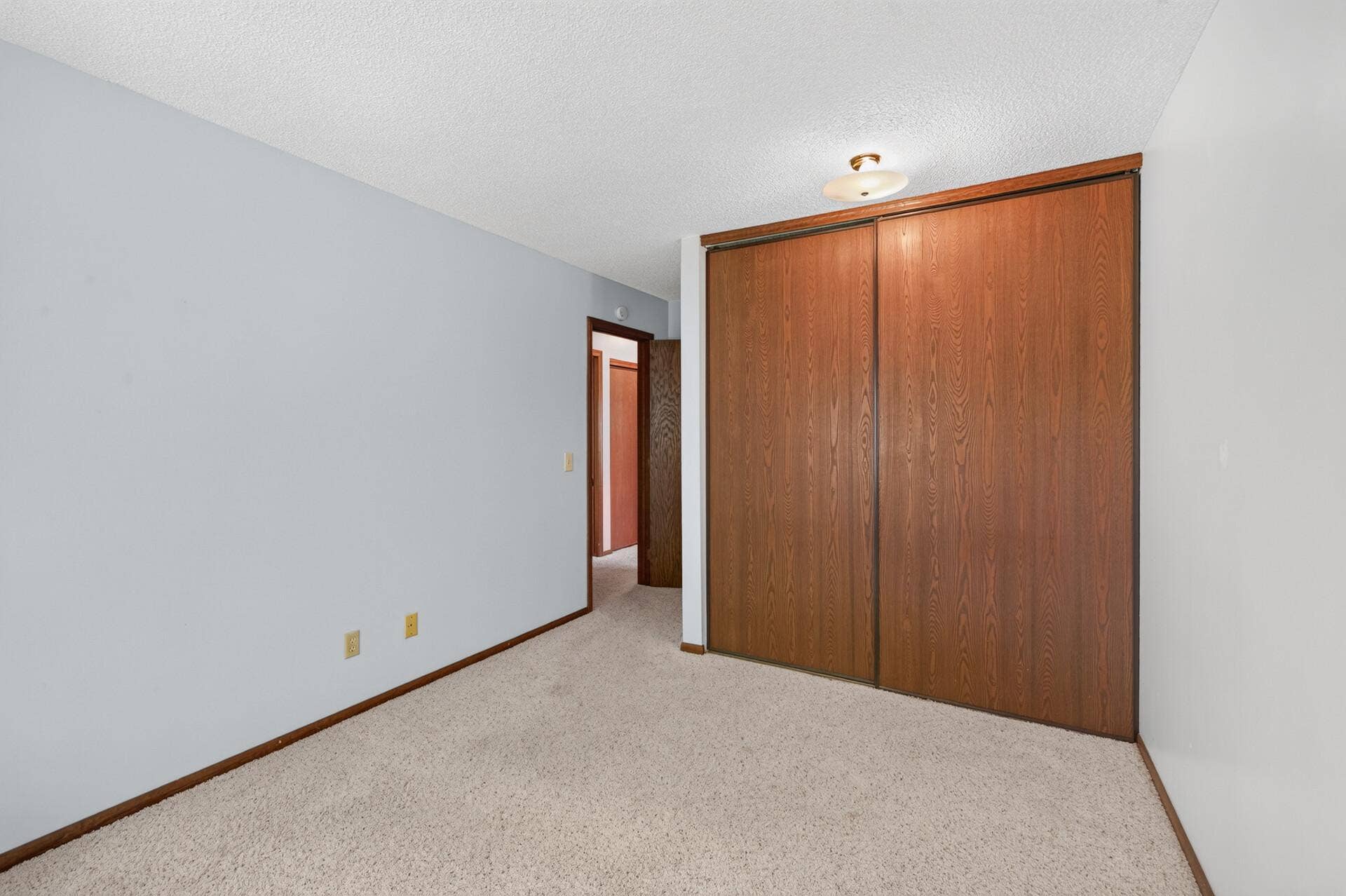 2813 Robinwood Way, Woodbury, MN 55125 22_2813_Robinwood21_mls.jpg