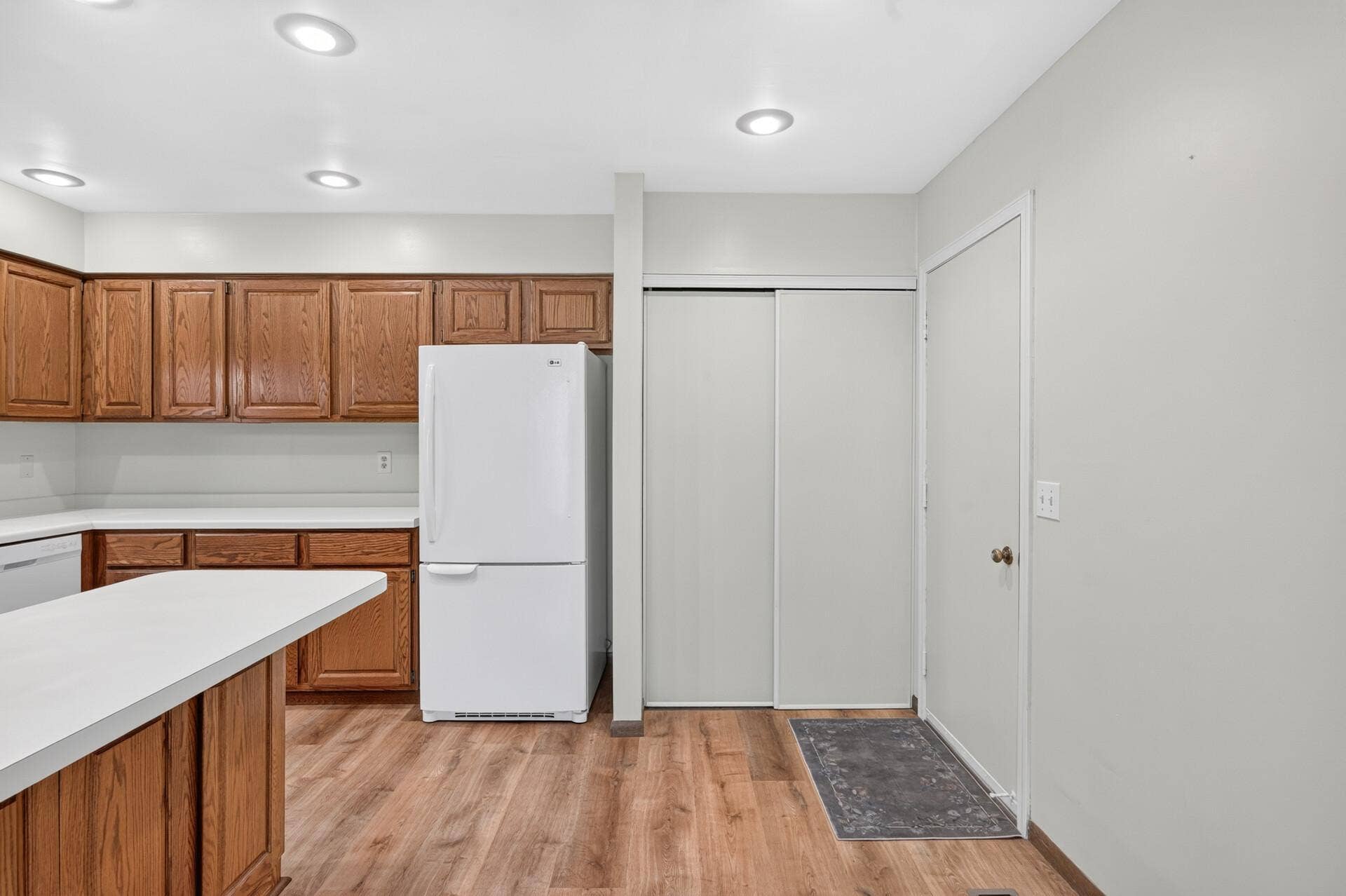 2813 Robinwood Way, Woodbury, MN 55125 12_2813_Robinwood11_mls.jpg
