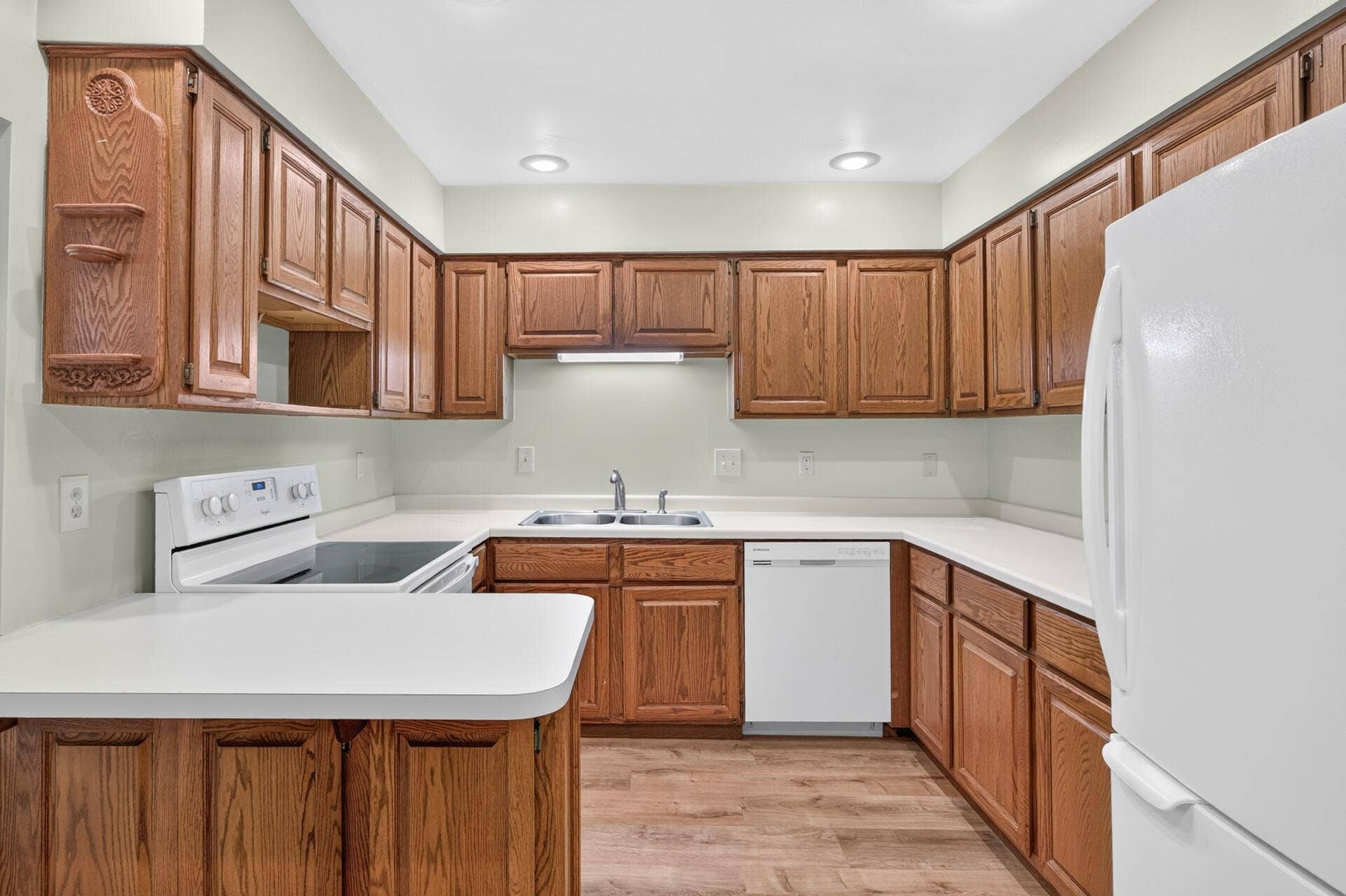 2813 Robinwood Way, Woodbury, MN 55125 14_2813_Robinwood13_mls.jpg