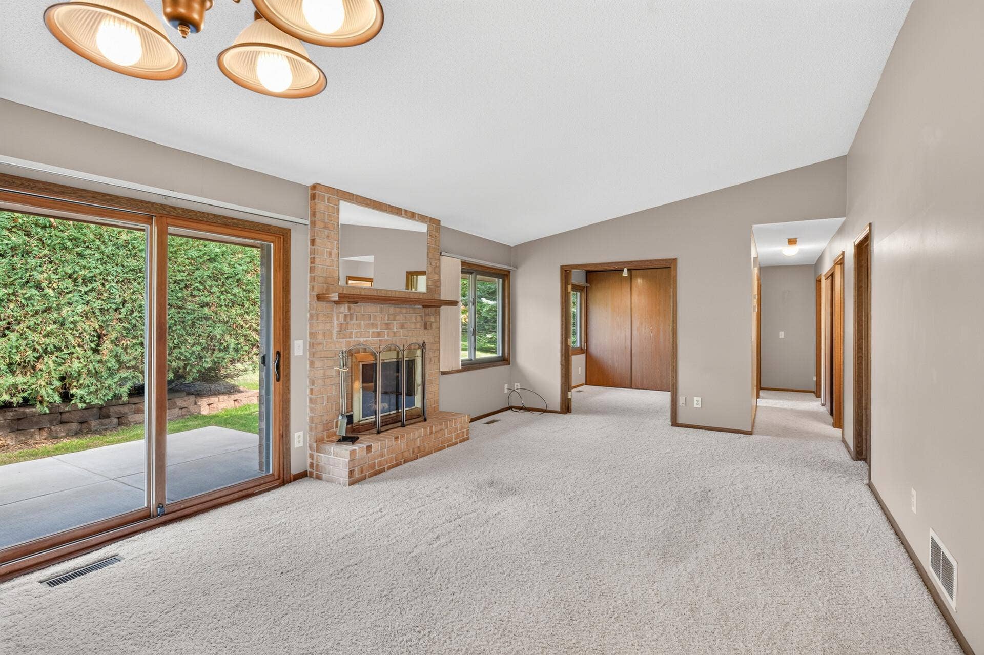 2813 Robinwood Way, Woodbury, MN 55125 07_2813_Robinwood7_mls.jpg