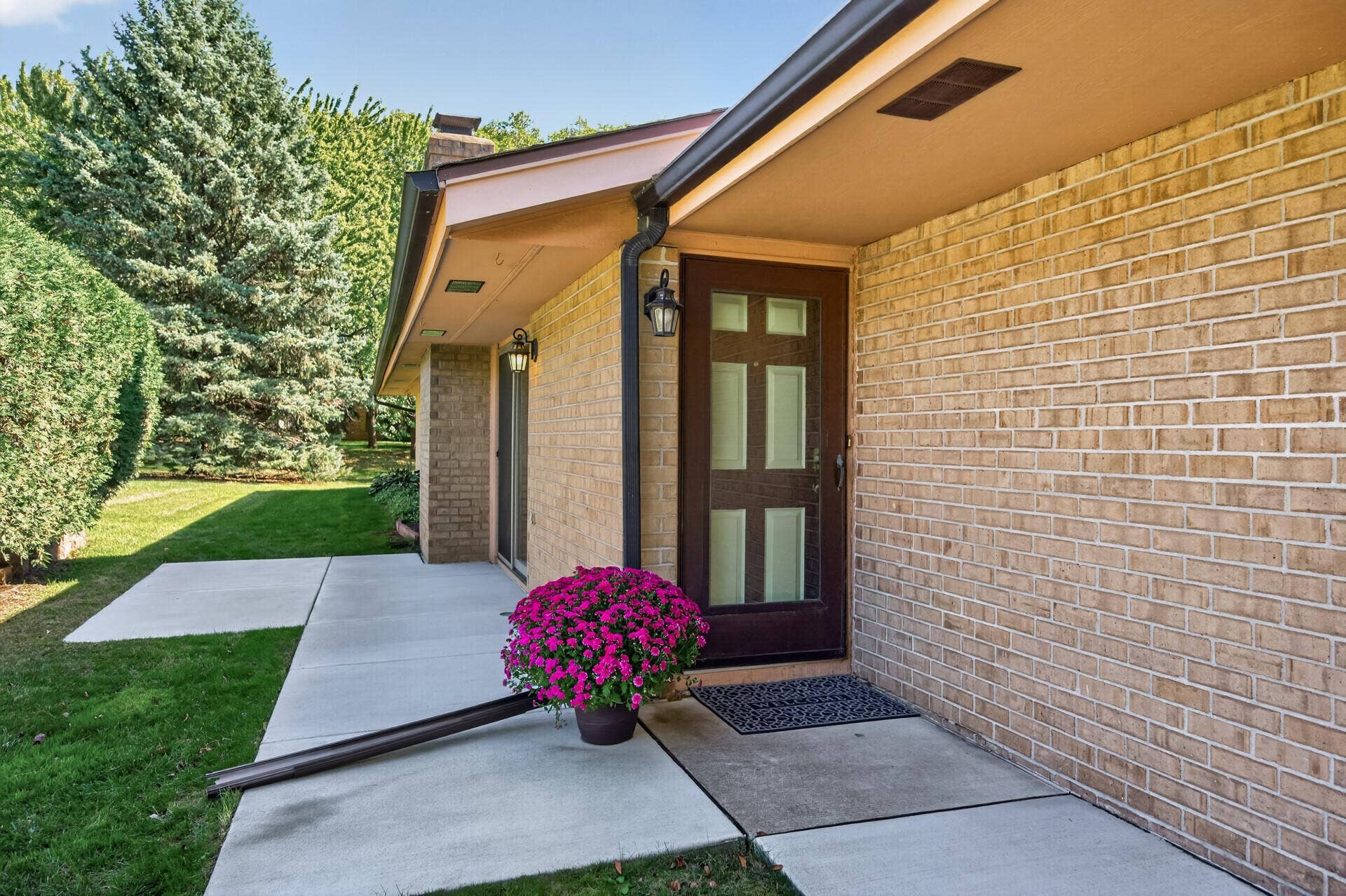 2813 Robinwood Way, Woodbury, MN 55125 04_2813_Robinwood4_mls.jpg