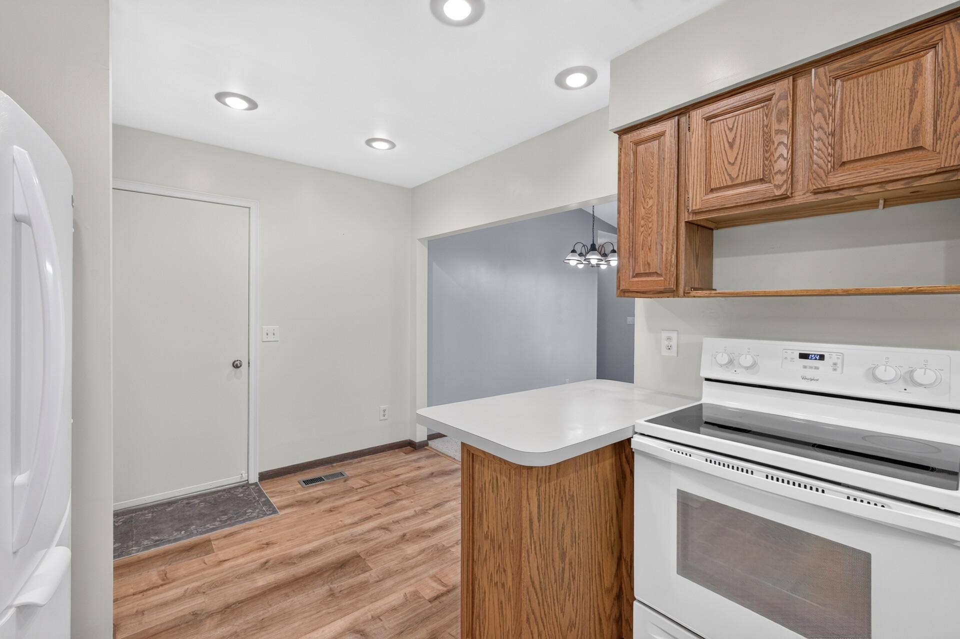 2813 Robinwood Way, Woodbury, MN 55125 15_2813_Robinwood14_mls.jpg