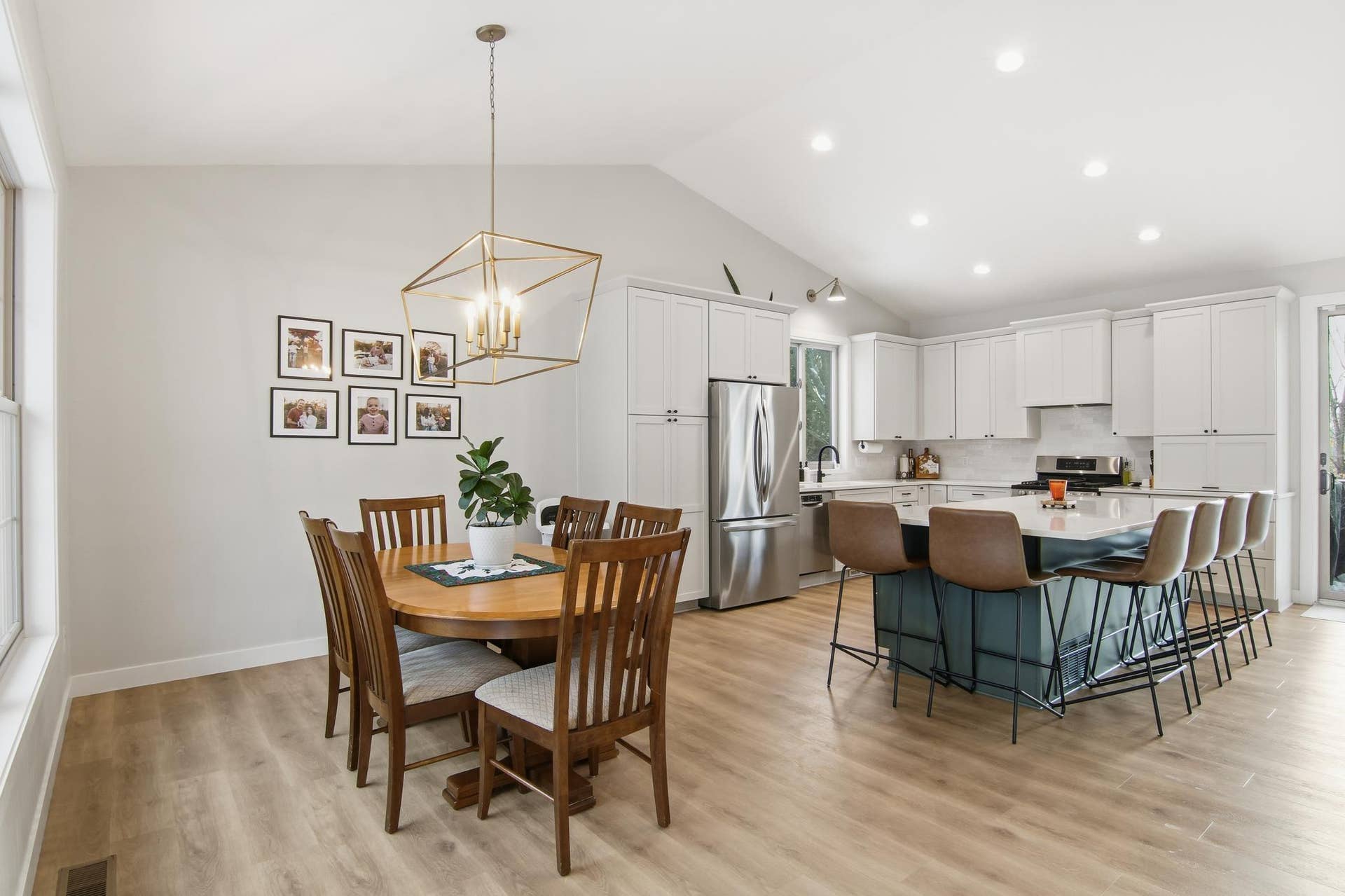 9953 Starlight Drive, Woodbury, MN 55125 9953 Starlight Drive, Woodbury, MN 55125