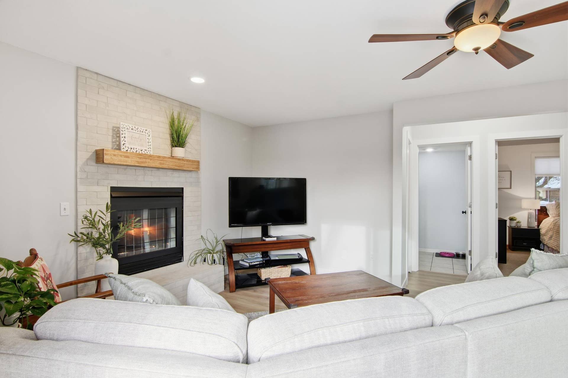 9953 Starlight Drive, Woodbury, MN 55125 9953 Starlight Drive, Woodbury, MN 55125