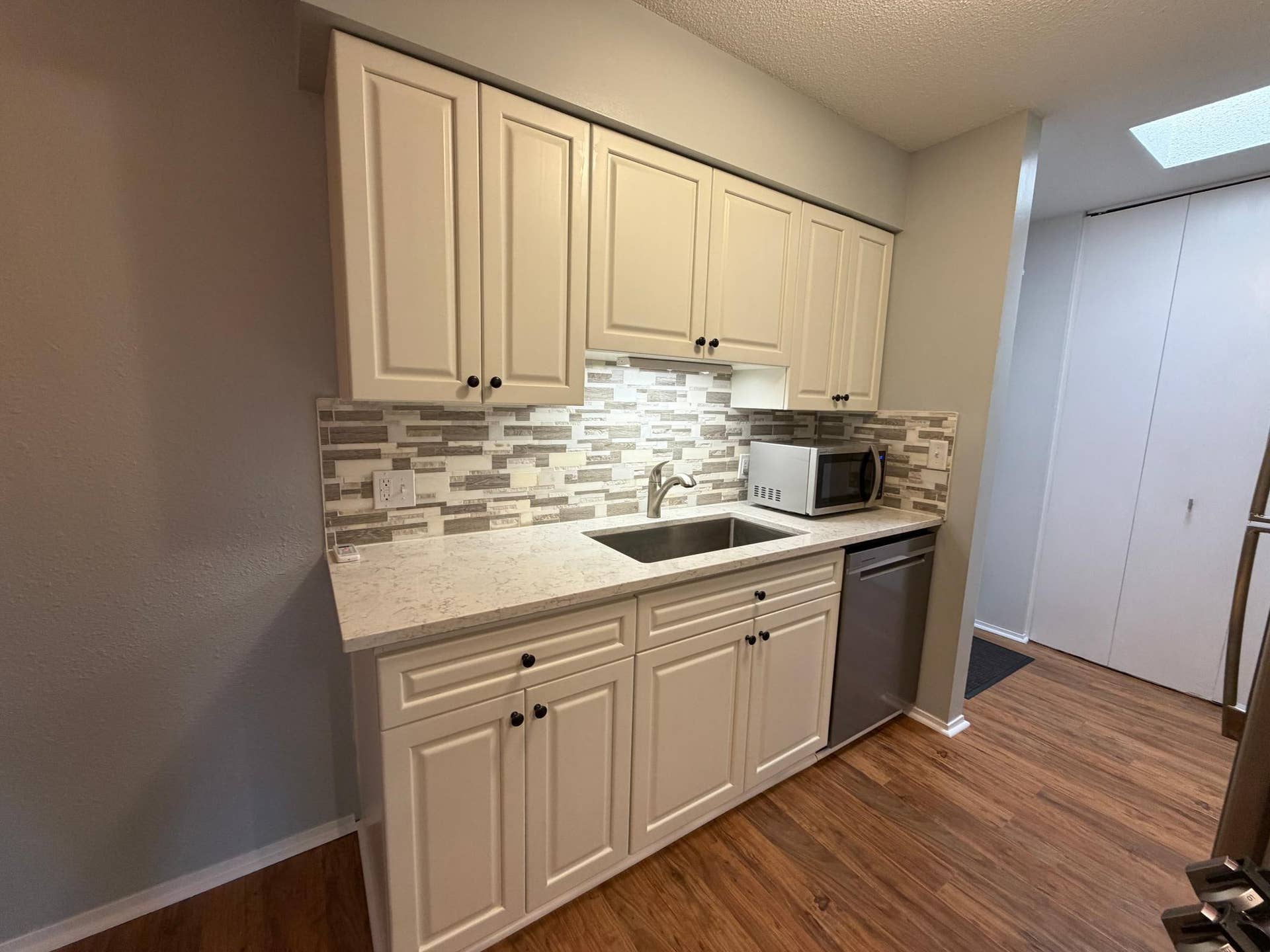 7316 W 22nd Street, #305, Saint Louis Park, MN 55426 Kitchen South