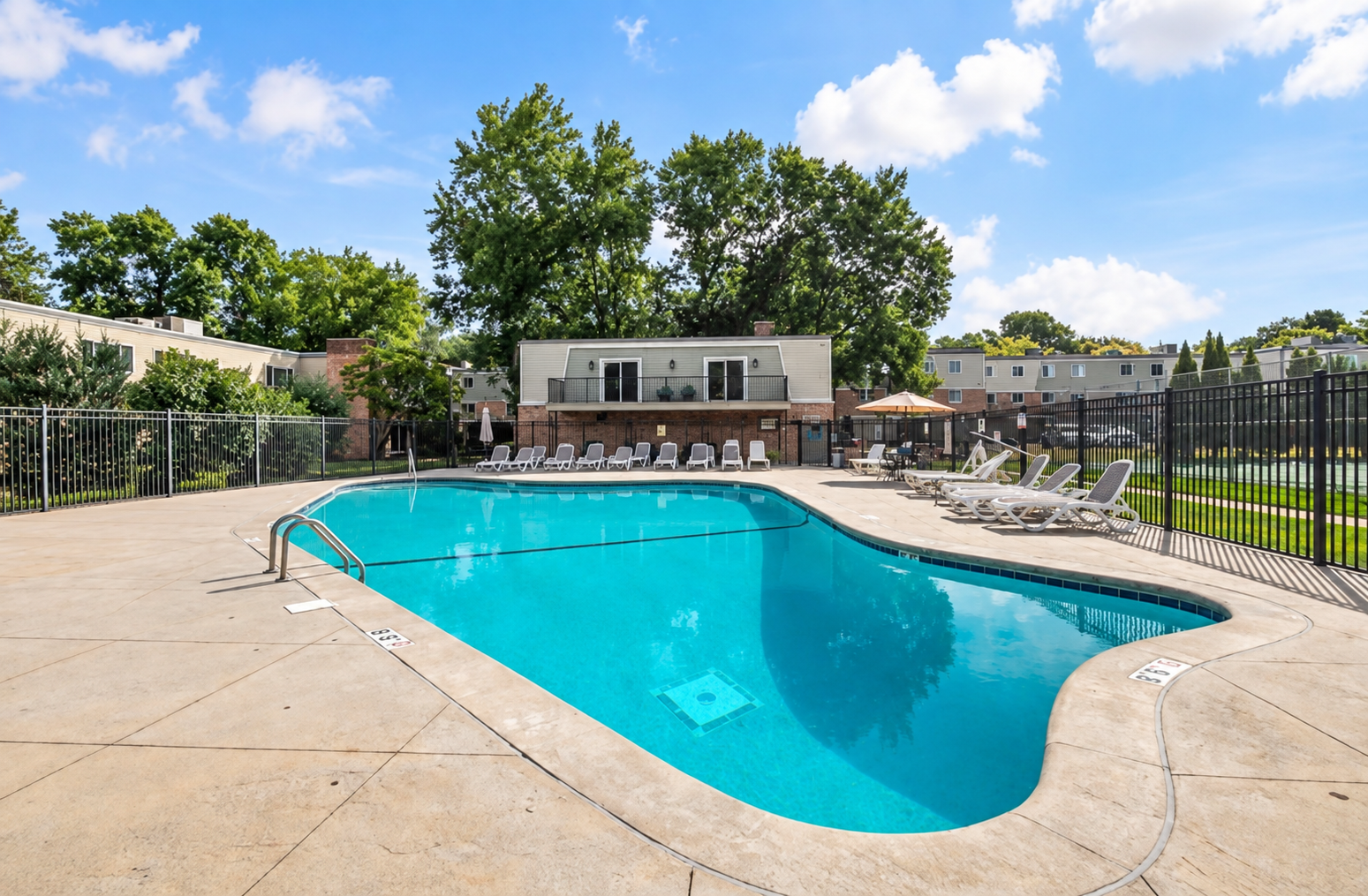 7316 W 22nd Street, #305, Saint Louis Park, MN 55426 Heated Inground Pool