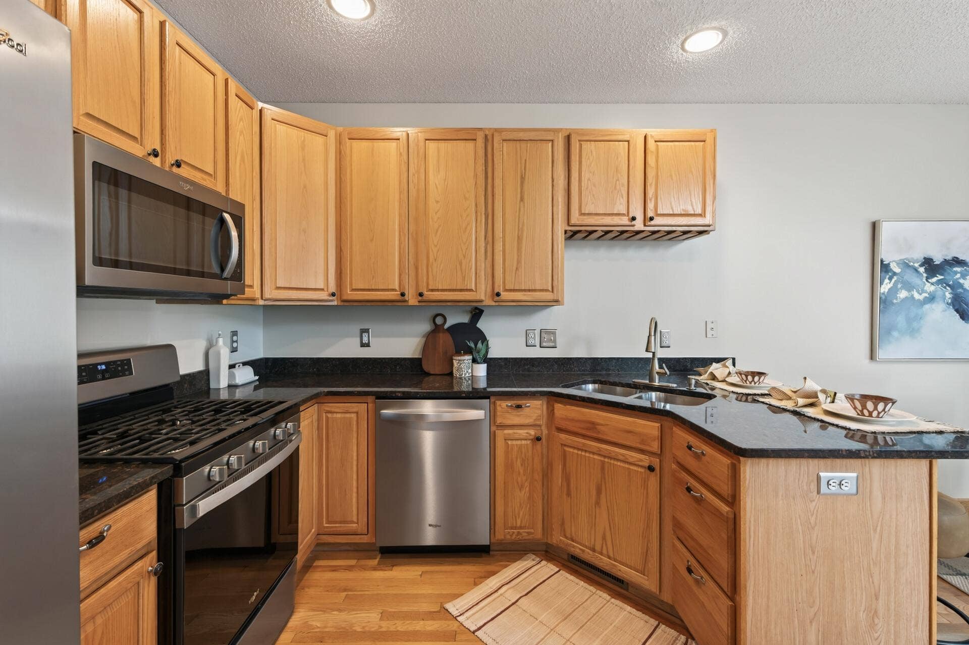 594 Sutherland Drive, Woodbury, MN 55129