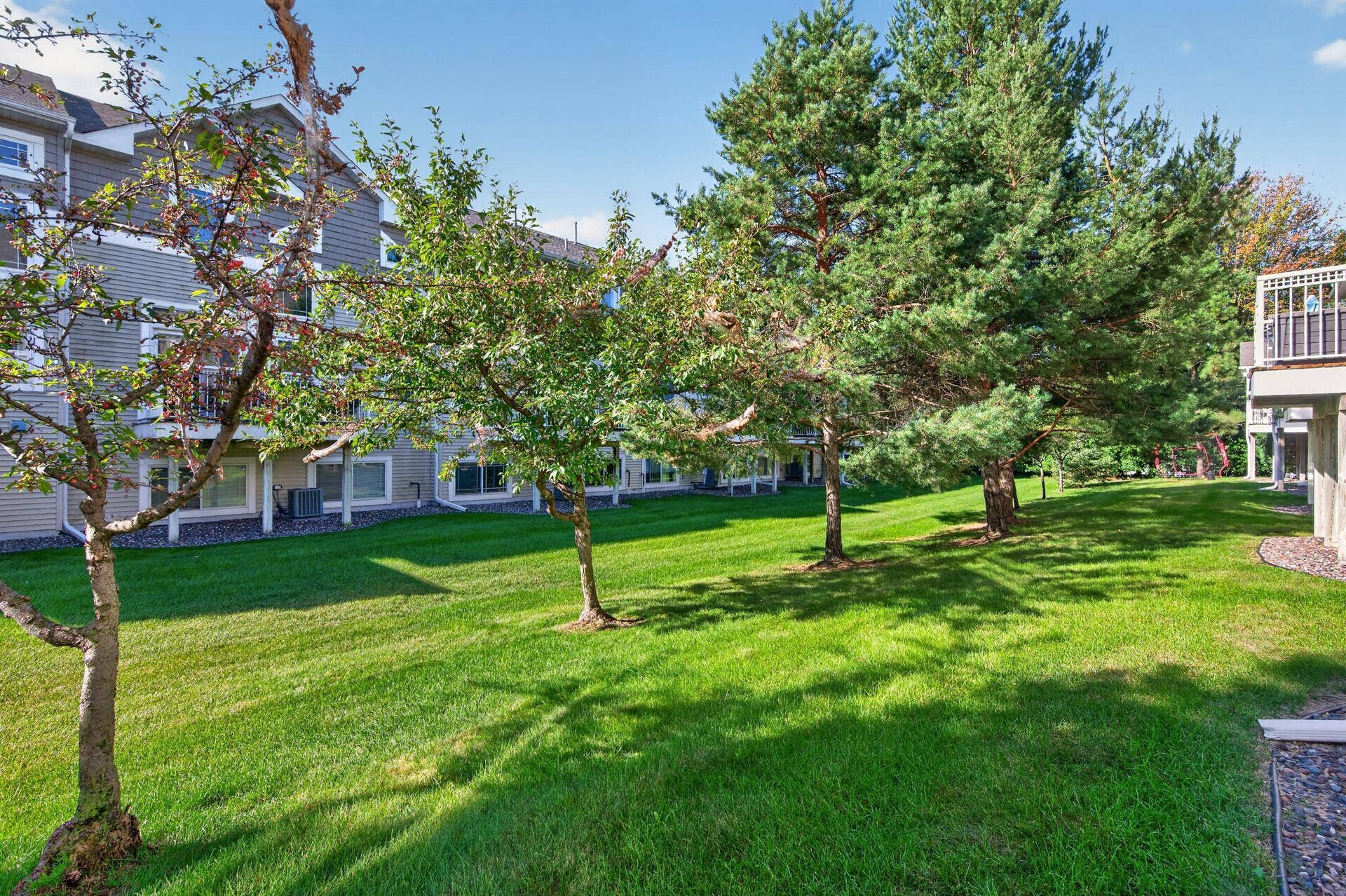 594 Sutherland Drive, Woodbury, MN 55129