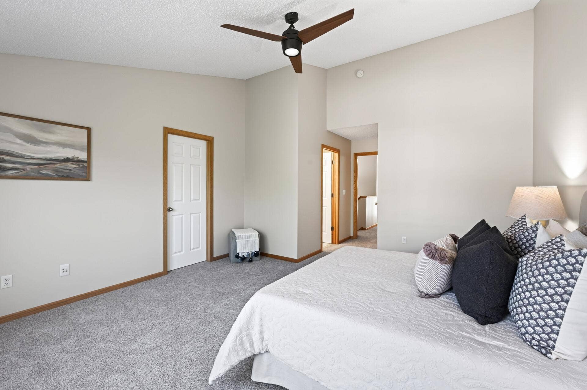 594 Sutherland Drive, Woodbury, MN 55129