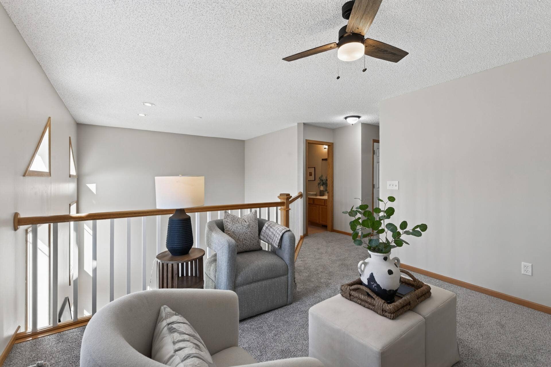 594 Sutherland Drive, Woodbury, MN 55129