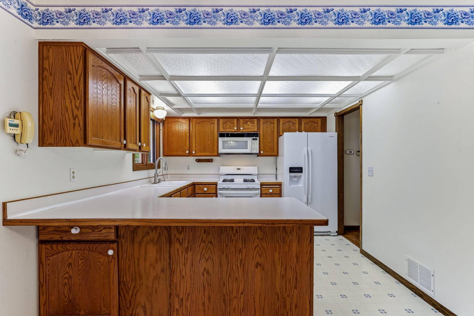 10448 106th Place N, Maple Grove, MN 55369 9-web-or-mls-10448-106th-Pl-09.jpg