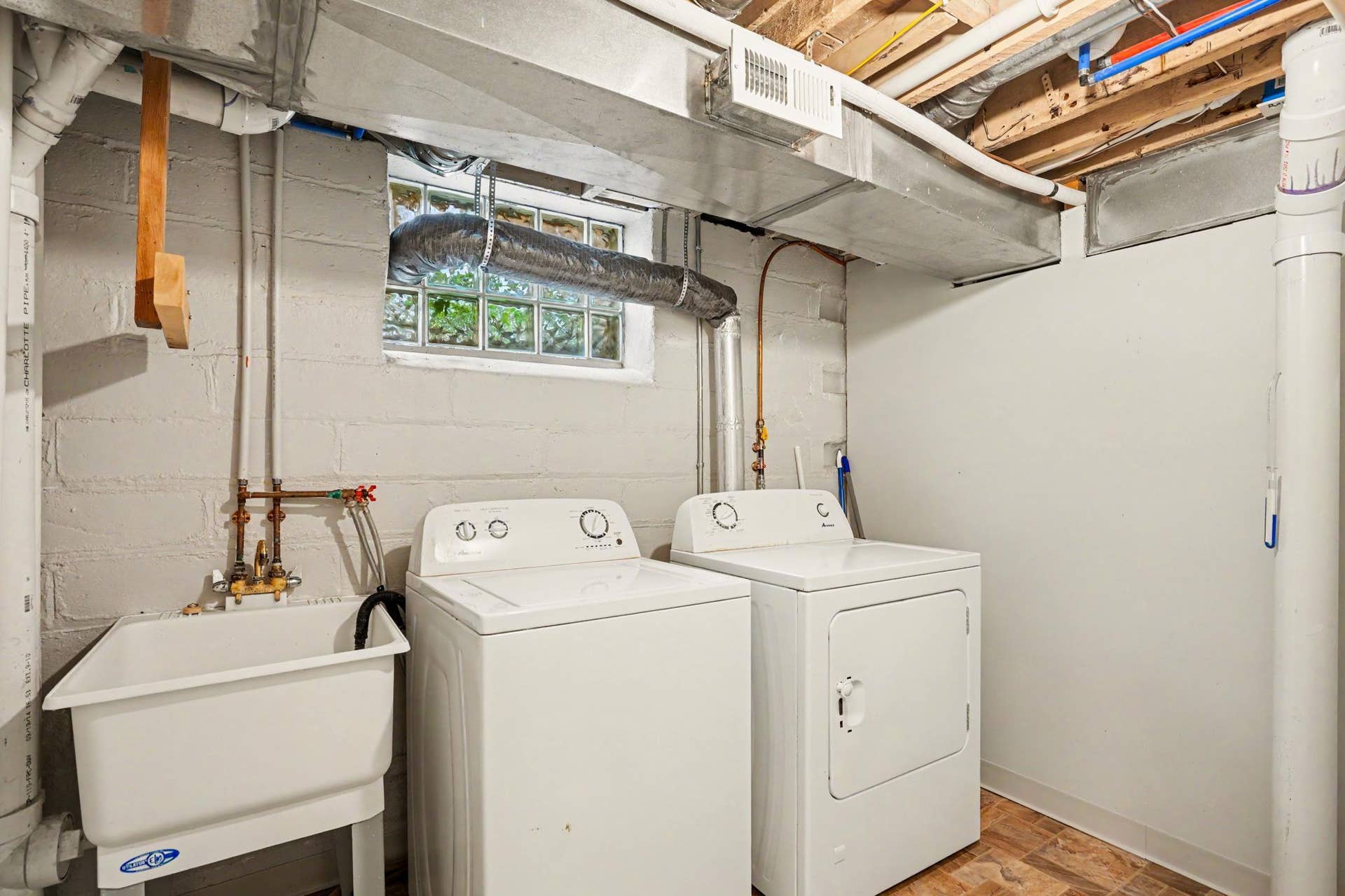 2115 Palace Avenue, 95, Saint Paul, MN 55105 Laundry room - lower level