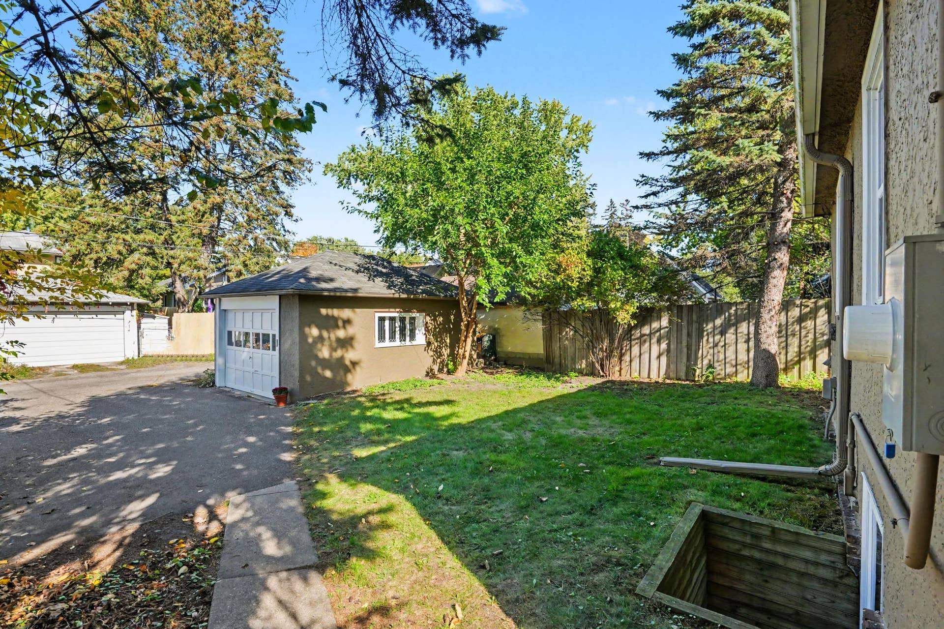 2115 Palace Avenue, 95, Saint Paul, MN 55105 Back exterior