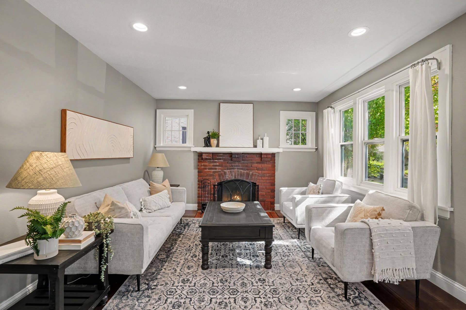 2115 Palace Avenue, 95, Saint Paul, MN 55105 Living room with fireplace