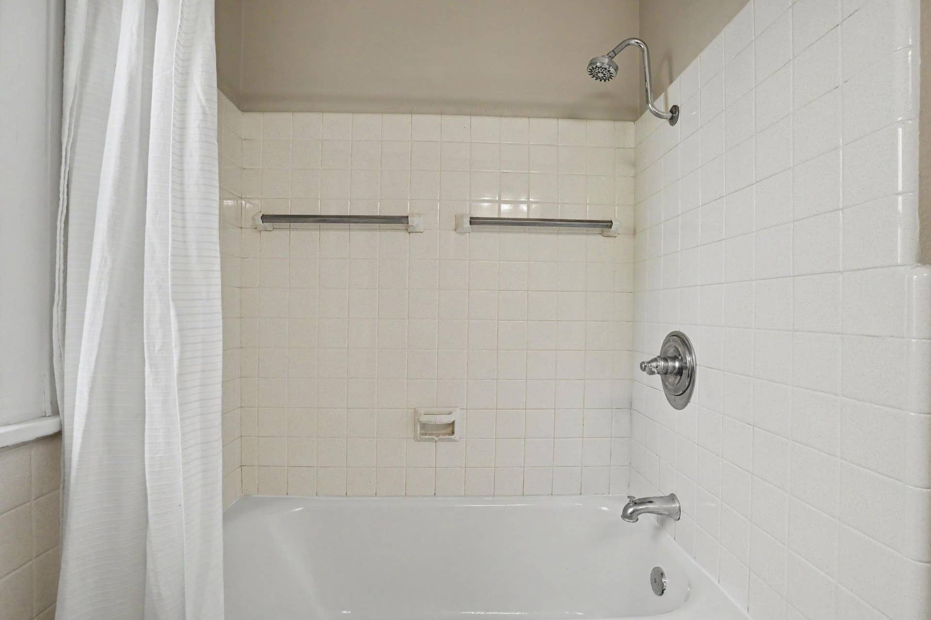 2115 Palace Avenue, 95, Saint Paul, MN 55105 Full Bathroom - main level