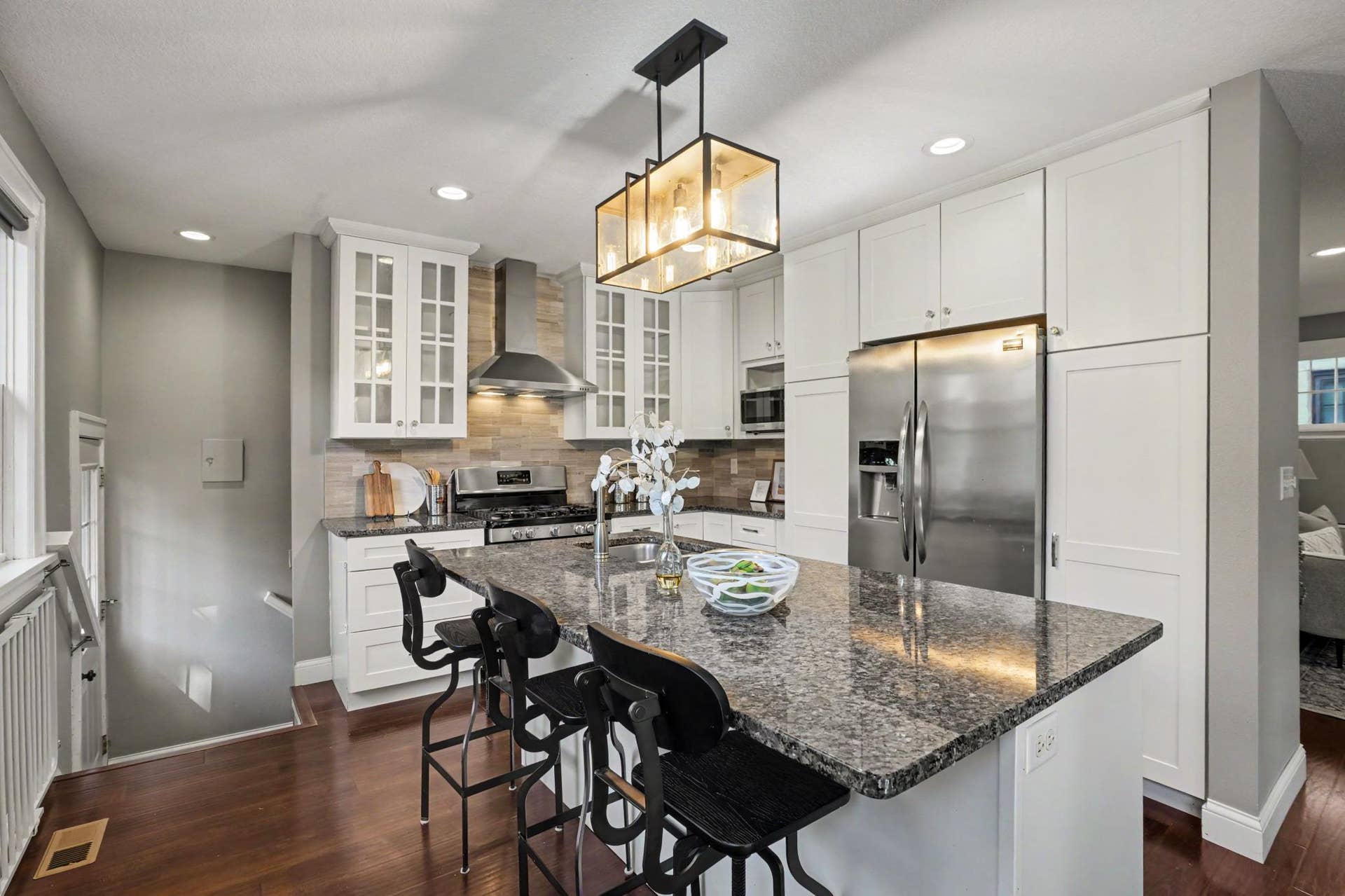 2115 Palace Avenue, 95, Saint Paul, MN 55105 Kitchen w/ large granite island