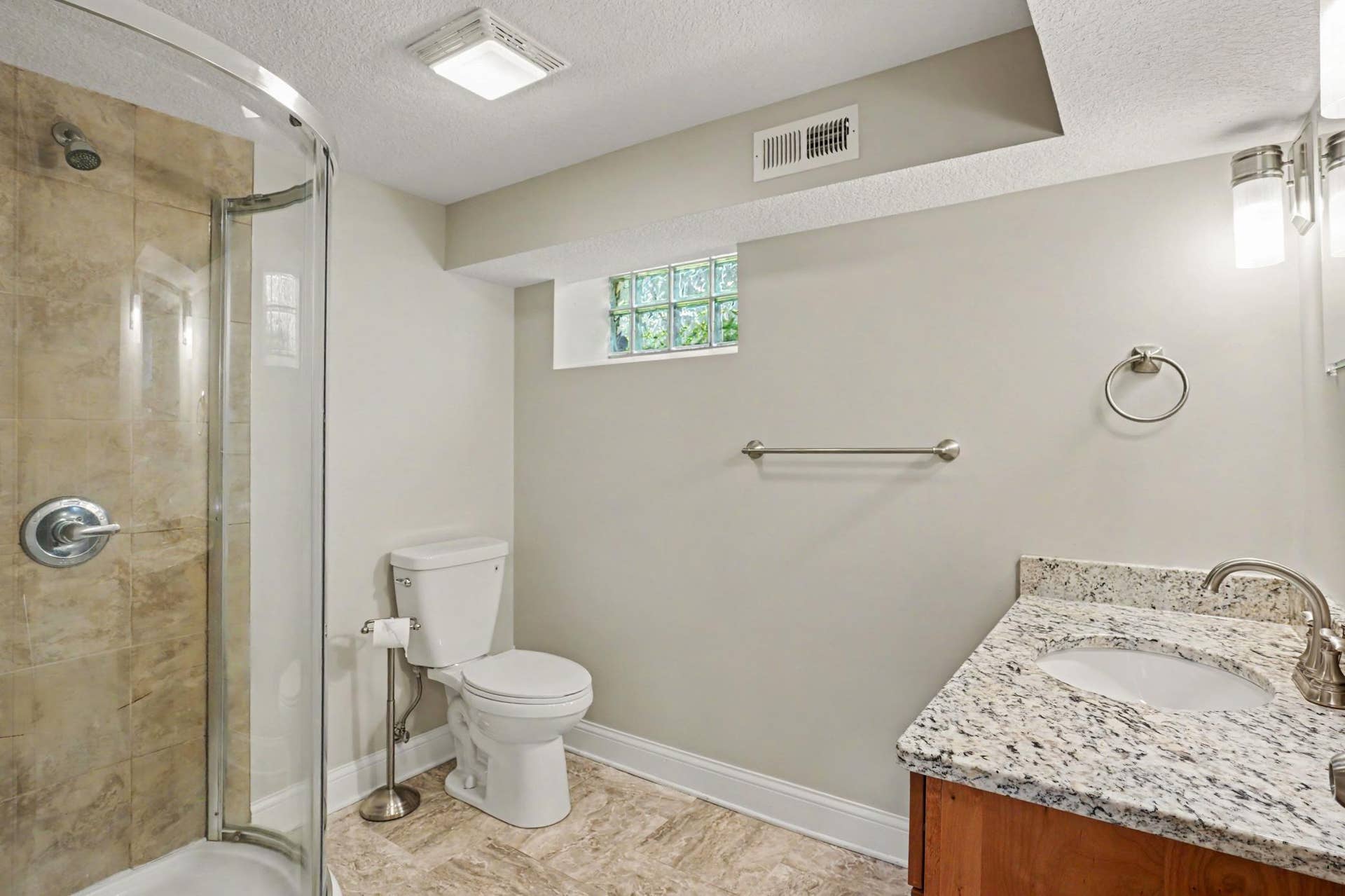 2115 Palace Avenue, 95, Saint Paul, MN 55105 3/4 Bathroom - lower level