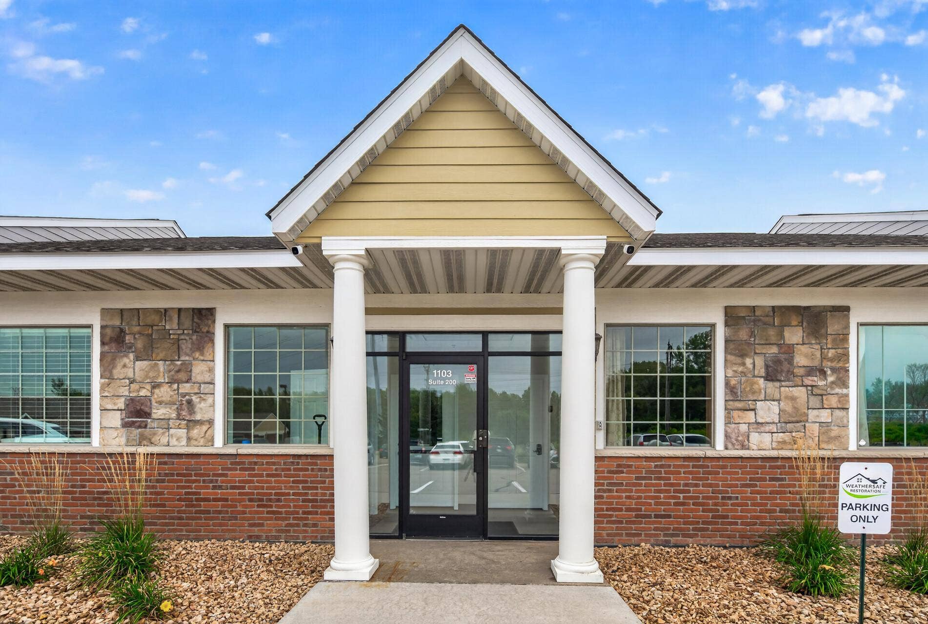 1103 Weir Drive, #200, Woodbury, MN 55125 1103 Weir Drive, #200, Woodbury, MN 55125