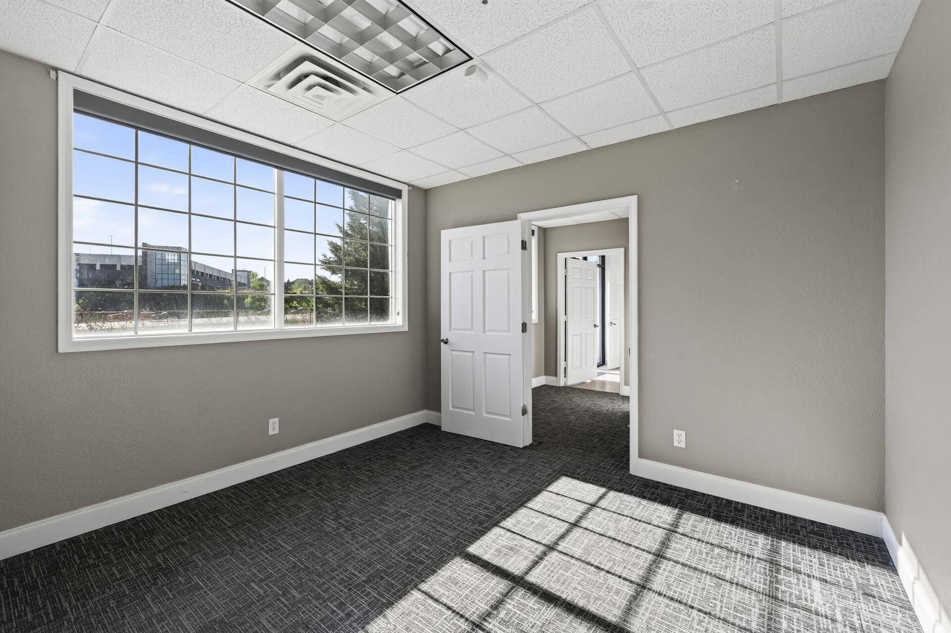 1103 Weir Drive, #200, Woodbury, MN 55125 1103 Weir Drive, 200 - Unit A