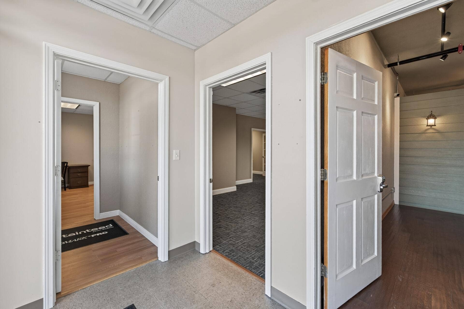 1103 Weir Drive, #200, Woodbury, MN 55125 1103 Weir Drive, 200 - entrances to units B, A, & C