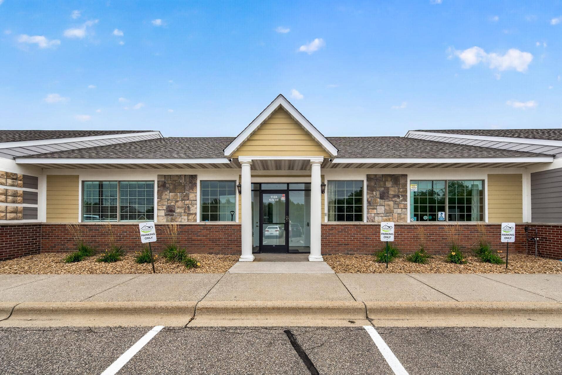 1103 Weir Drive, #200, Woodbury, MN 55125 1103 Weir Drive, #200, Woodbury, MN 55125