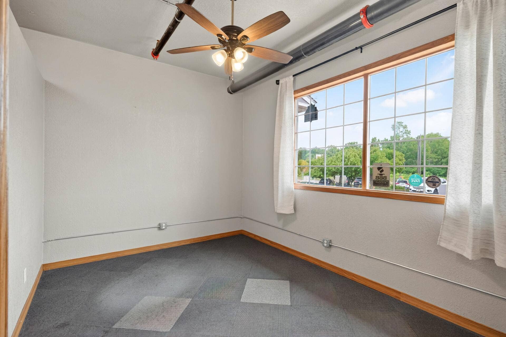 1103 Weir Drive, #200, Woodbury, MN 55125 1103 Weir Drive, #200, Woodbury, MN 55125
