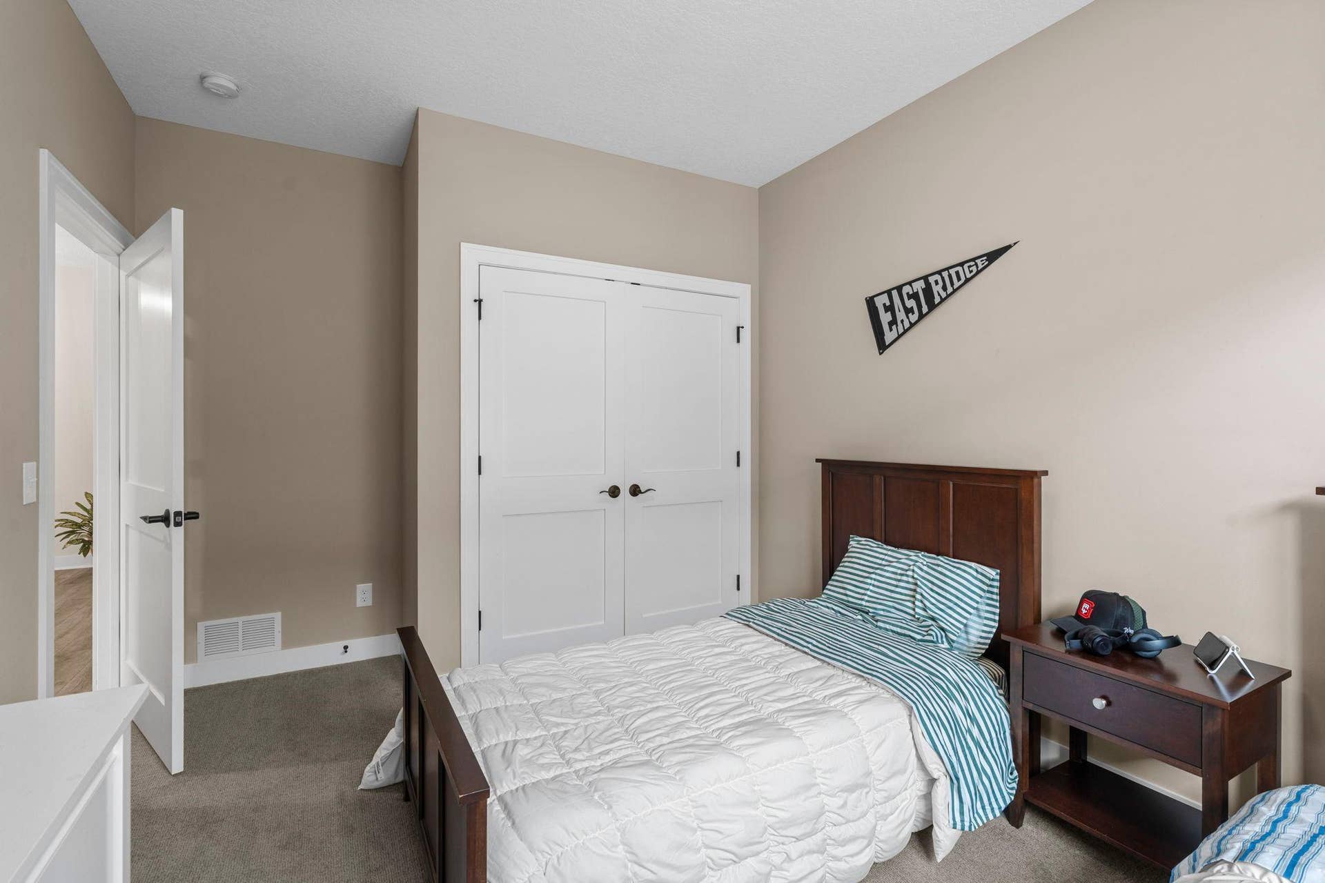 5190 Sundial Lane, Woodbury, MN 55129 5190 Sundial Lane, Woodbury, MN 55129