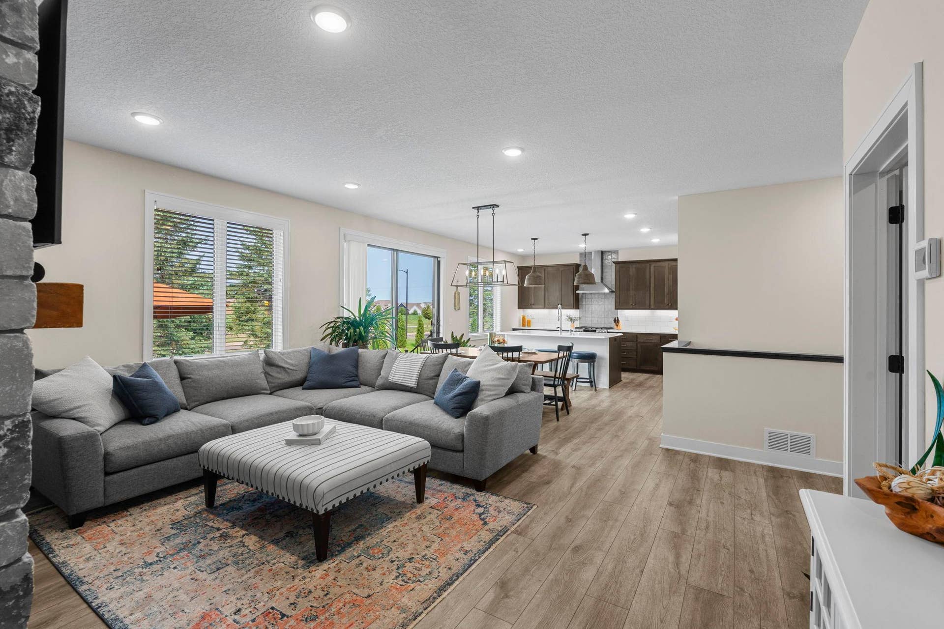 5190 Sundial Lane, Woodbury, MN 55129 5190 Sundial Lane, Woodbury, MN 55129