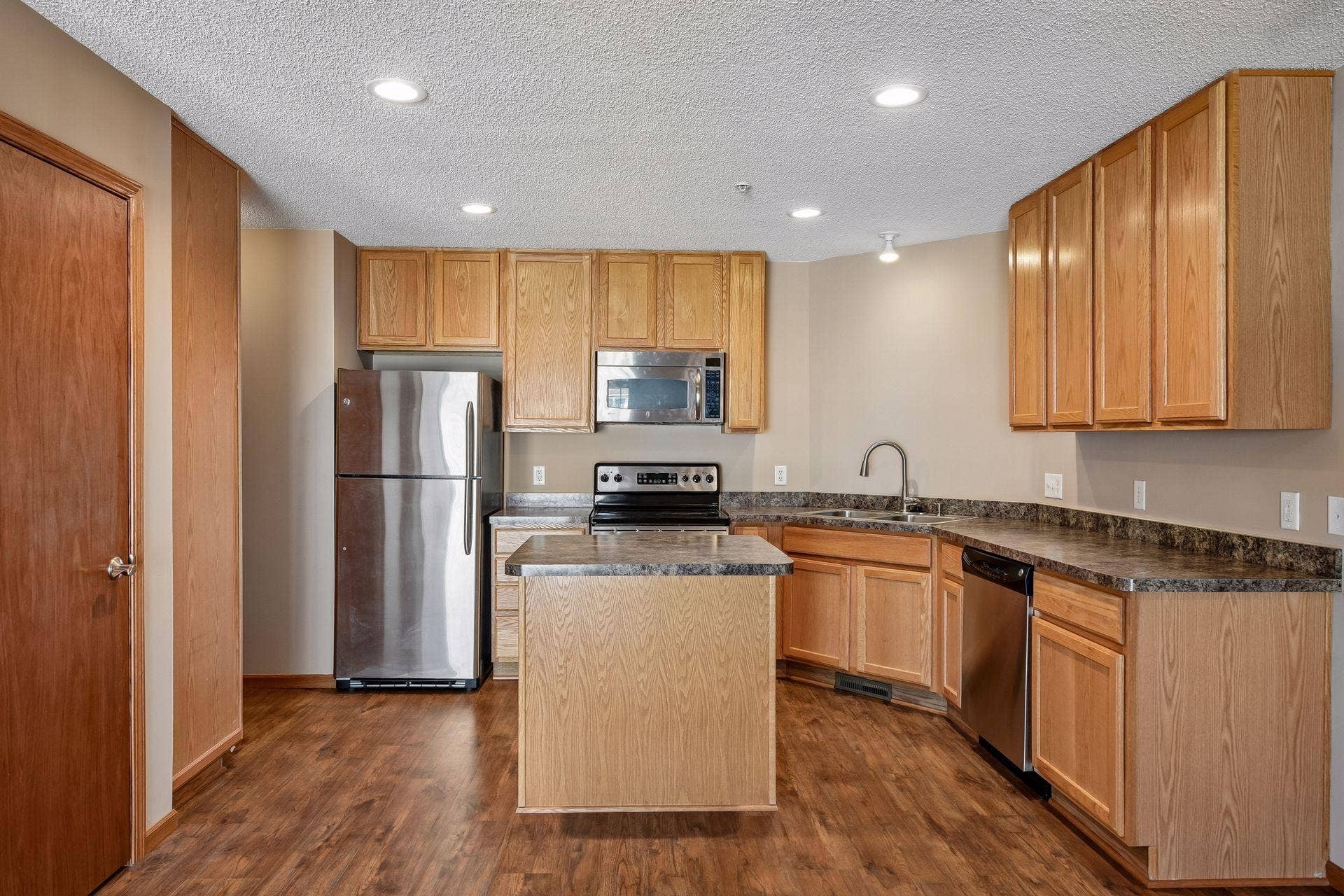 17628 69th Place N, Maple Grove, MN 55311 17628 69th Place N, Maple Grove, MN 55311