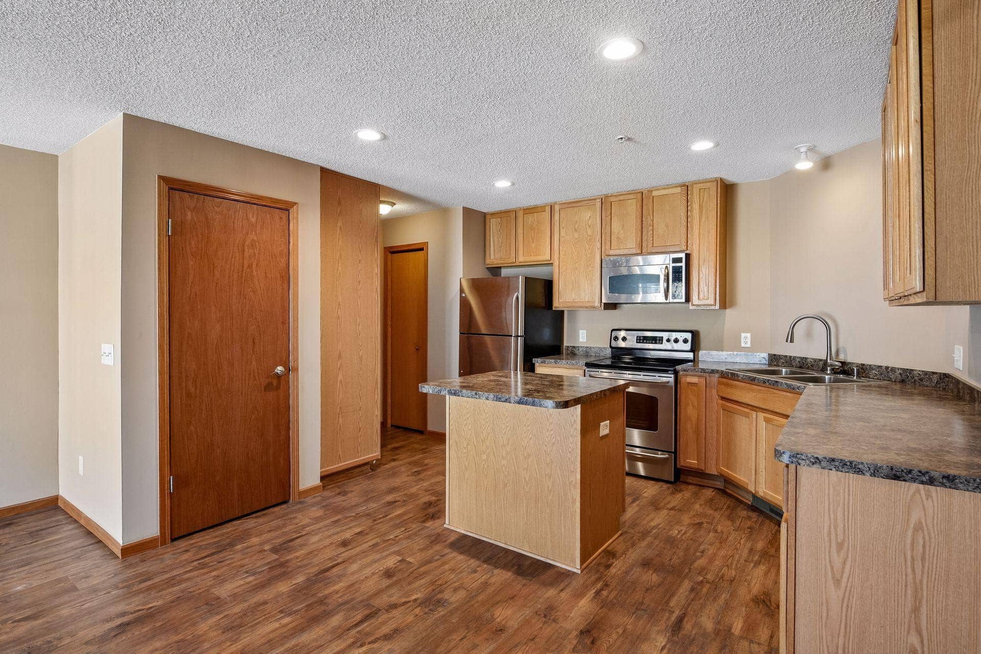 17628 69th Place N, Maple Grove, MN 55311 17628 69th Place N, Maple Grove, MN 55311