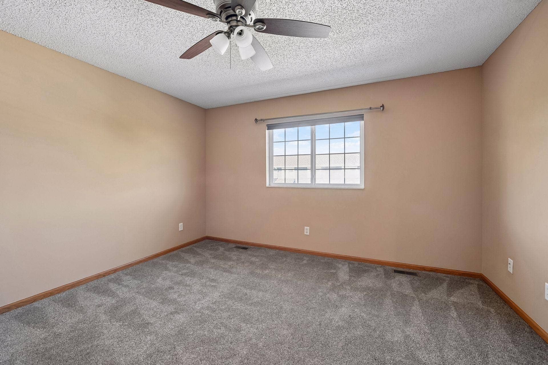 17628 69th Place N, Maple Grove, MN 55311 17628 69th Place N, Maple Grove, MN 55311