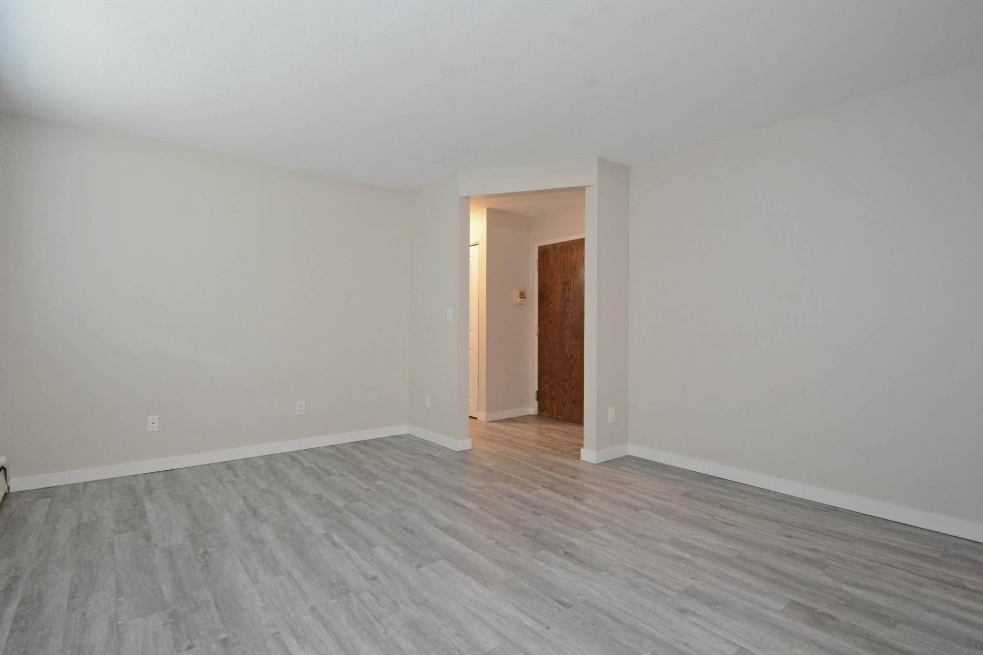 2725 Pleasant Avenue, 84, Minneapolis, MN 55408 2725 Pleasant Ave (101) 007.jpg