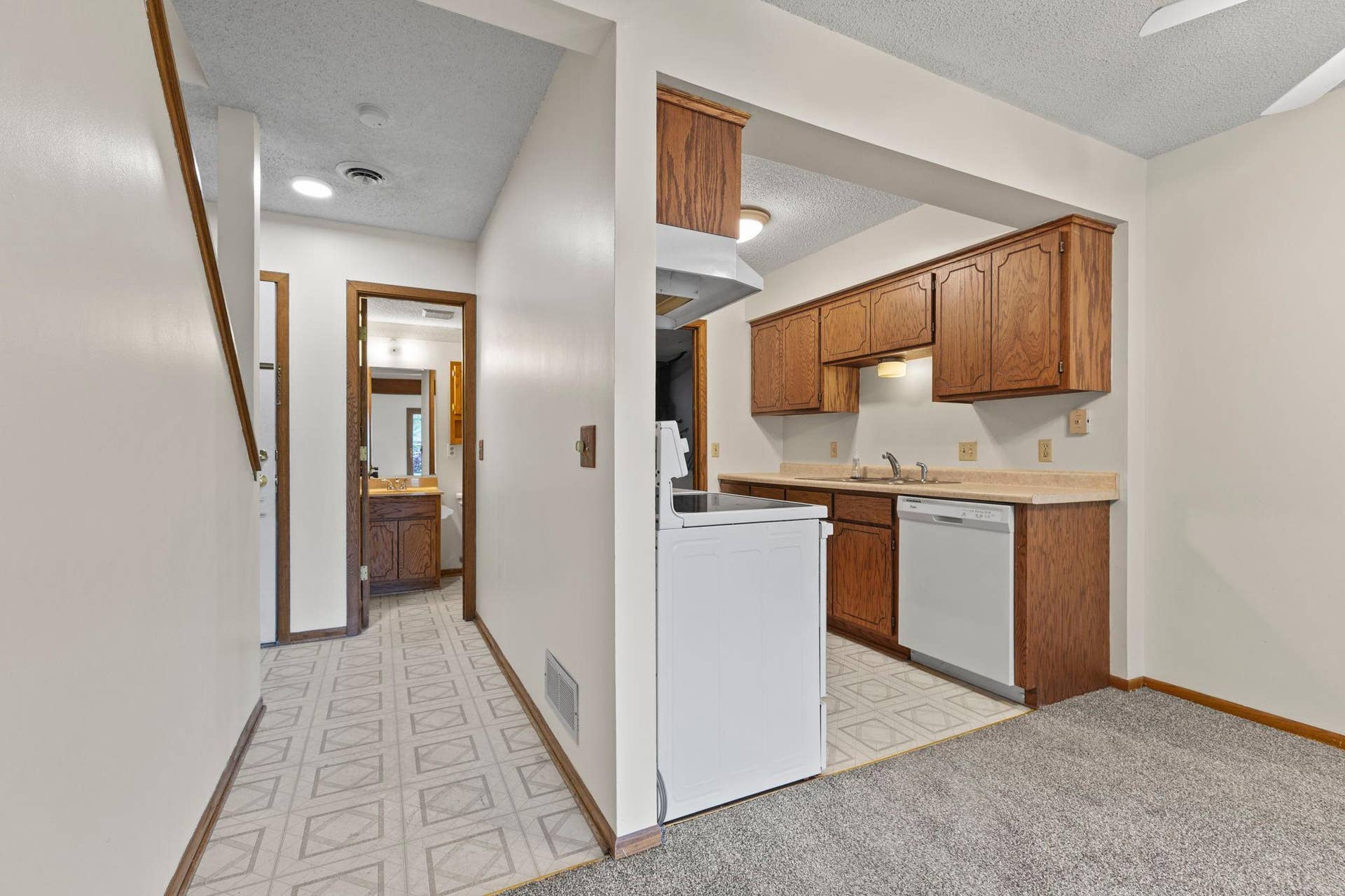 6666 Xerxes Place N, Brooklyn Center, MN 55430 6666 Xerxes Place N, Brooklyn Center, MN 55430
