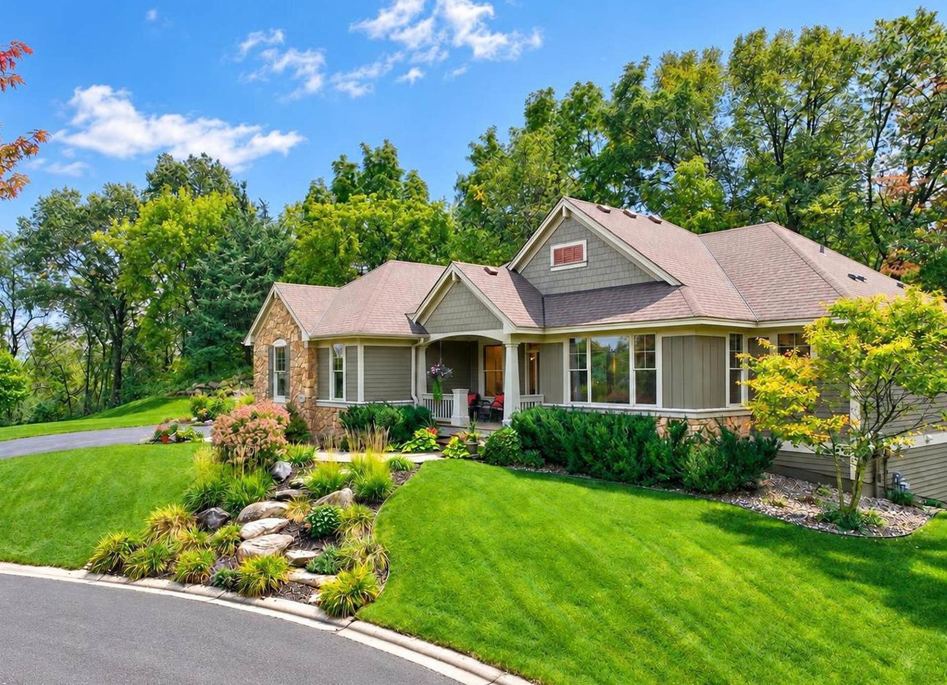 4453 Fable Hill Parkway N, Hugo, MN 55038 Click on the Virtual Tour to see the Live Video of this home!