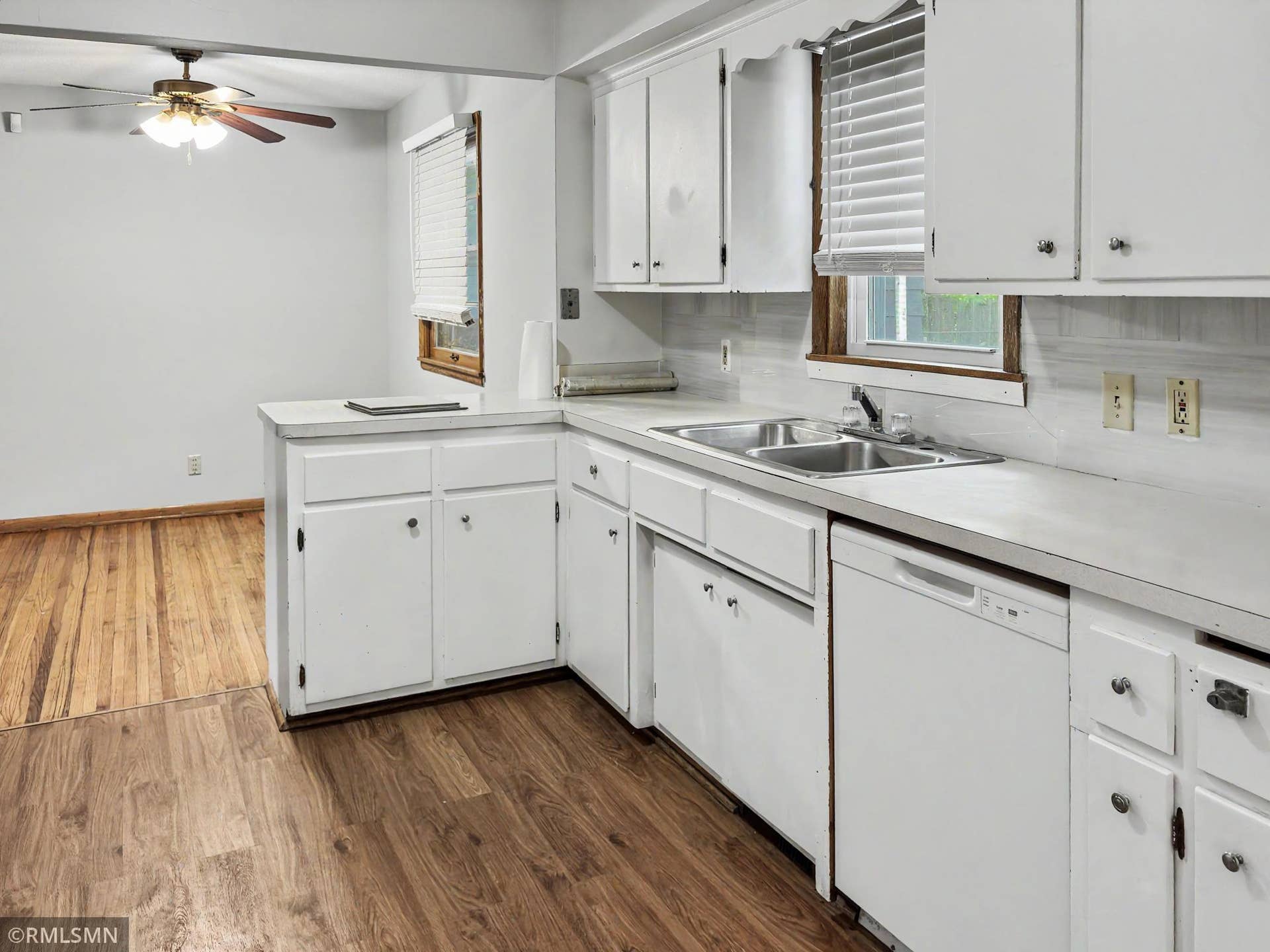 6213 Chowen Avenue N, Brooklyn Center, MN 55429 6213 Chowen Avenue N, Brooklyn Center, MN 55429