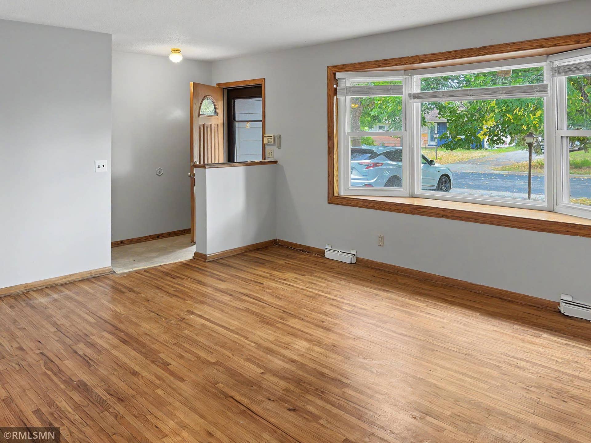 6213 Chowen Avenue N, Brooklyn Center, MN 55429 6213 Chowen Avenue N, Brooklyn Center, MN 55429