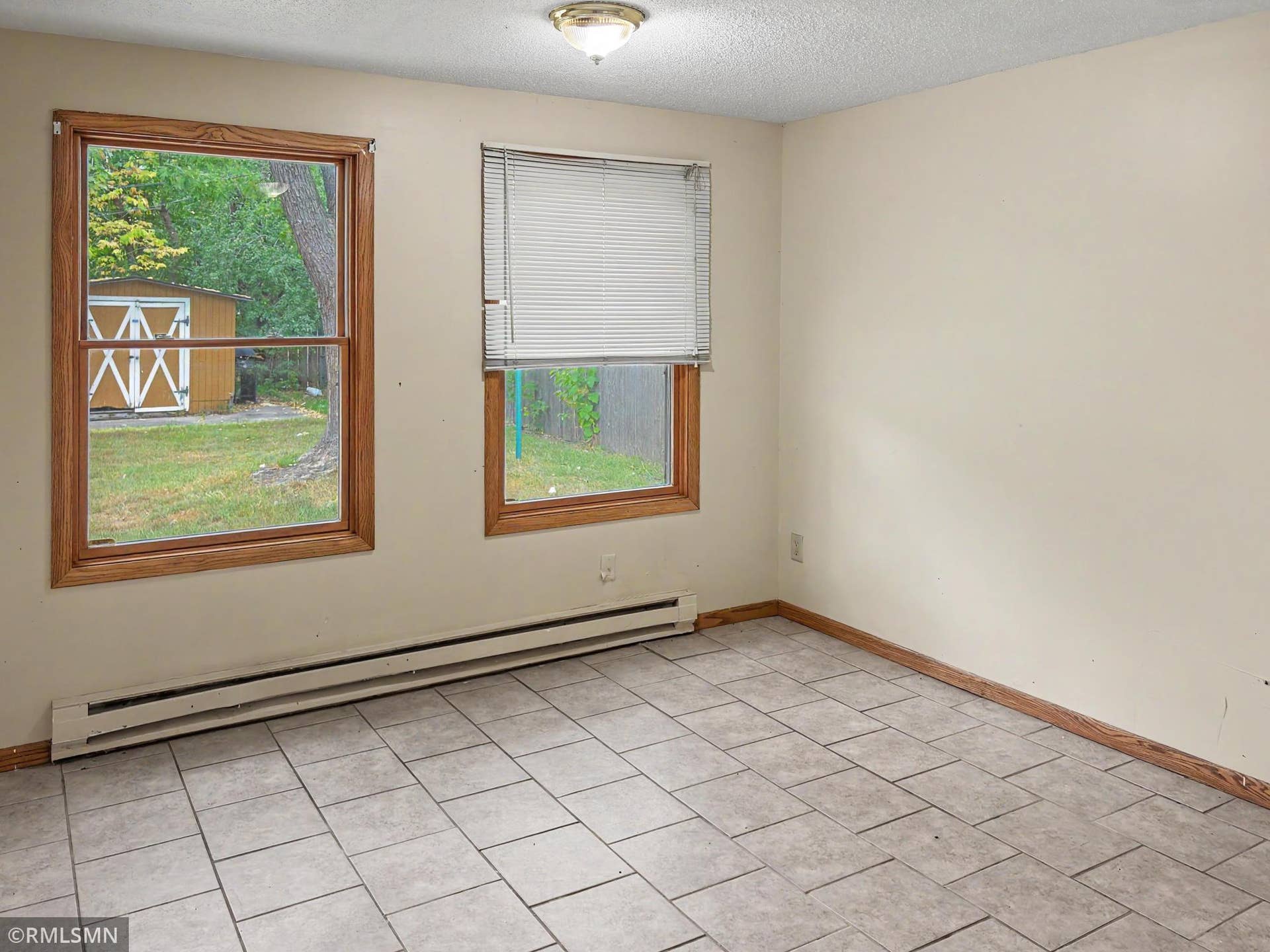 6213 Chowen Avenue N, Brooklyn Center, MN 55429 6213 Chowen Avenue N, Brooklyn Center, MN 55429