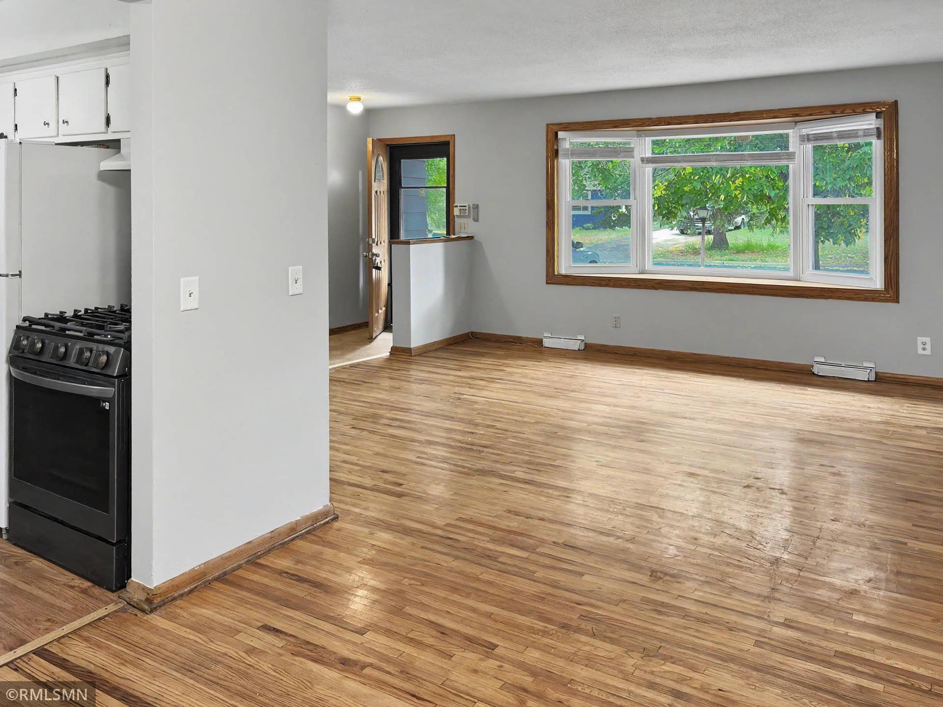 6213 Chowen Avenue N, Brooklyn Center, MN 55429 6213 Chowen Avenue N, Brooklyn Center, MN 55429